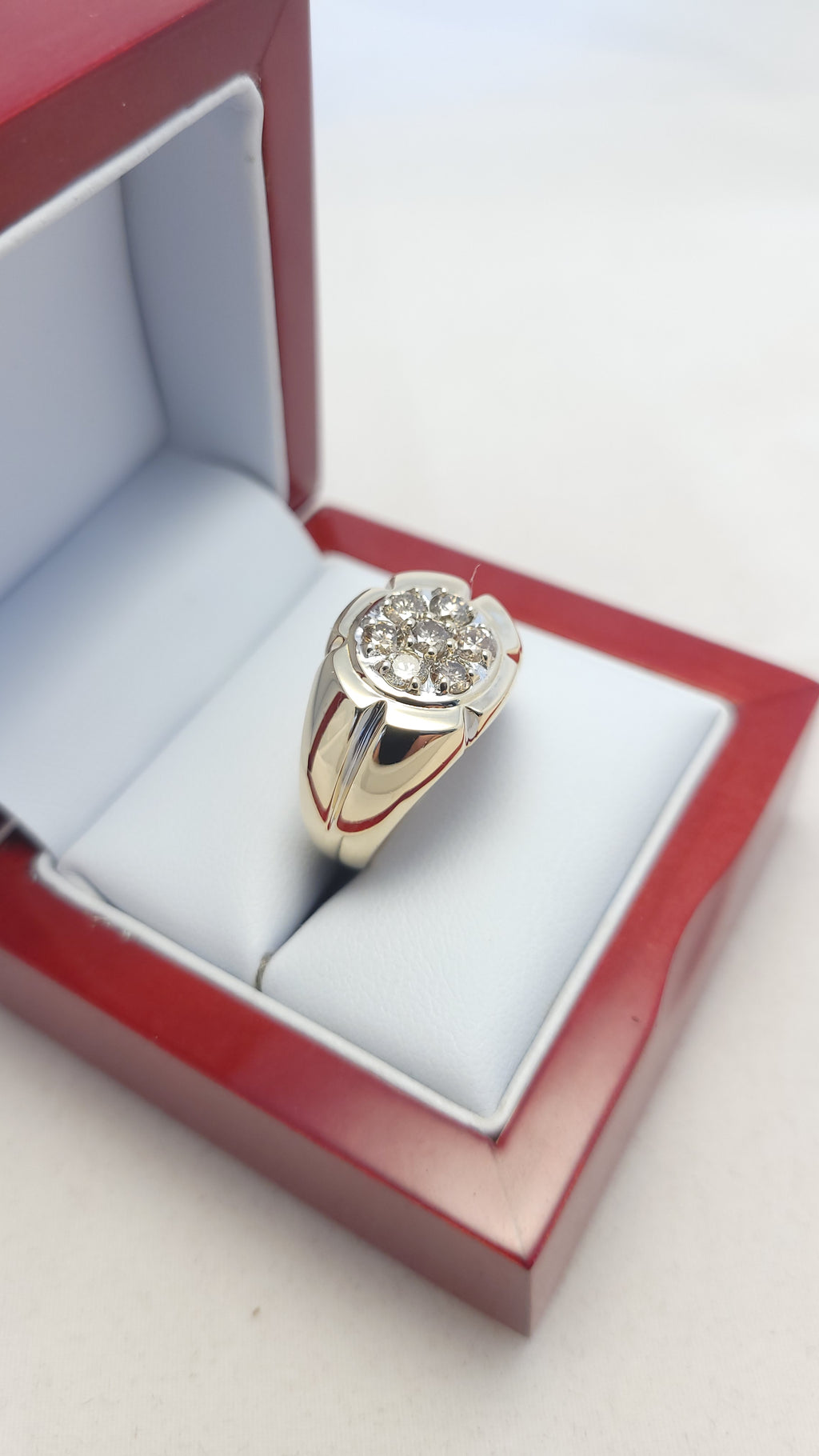 ANILLO DE ORO AMARILLO DE 14K CON DIAMANTES