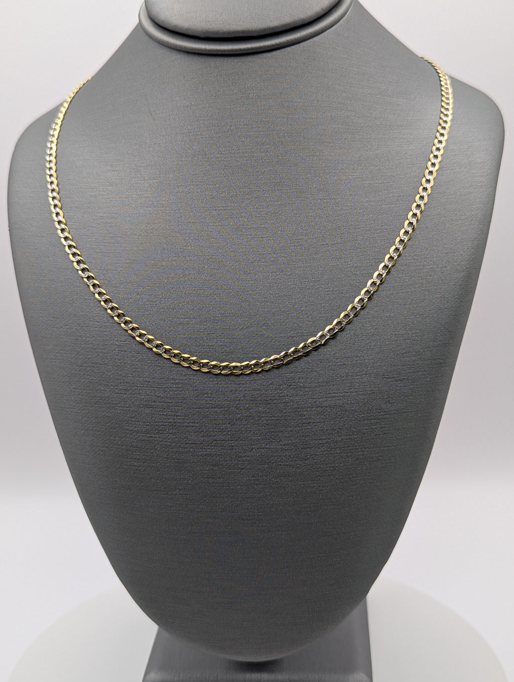 Cadena de eslabones cubanos con corte de diamante en oro amarillo de 14 quilates