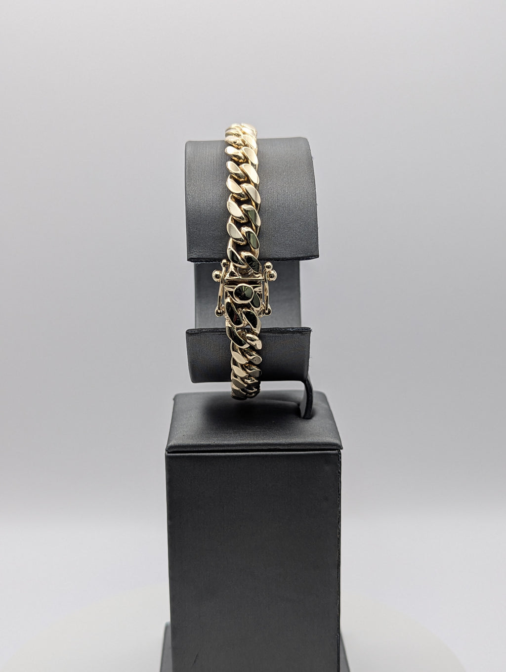 Pulsera cubana de oro amarillo de 14K