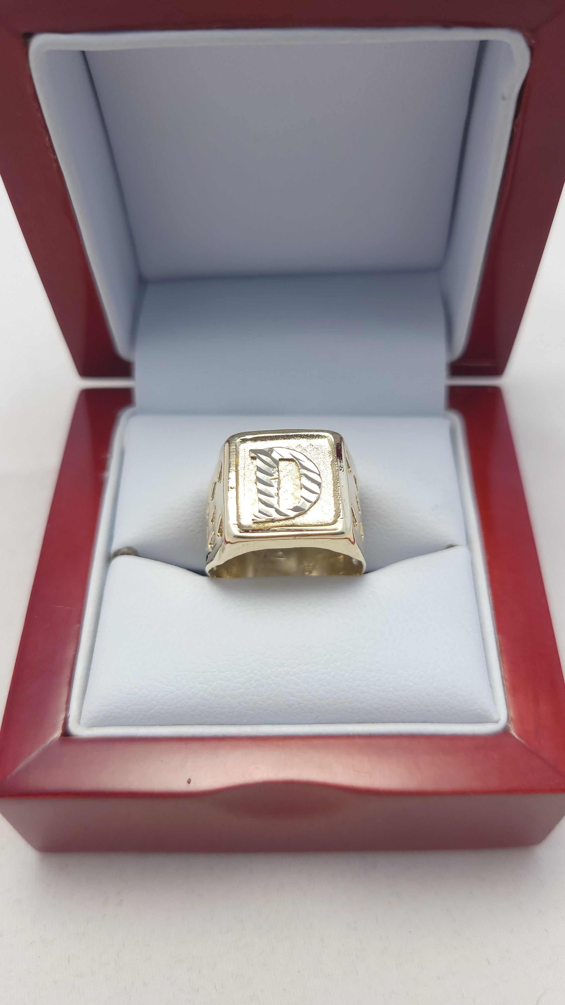 10K YG Letter "D" Ring