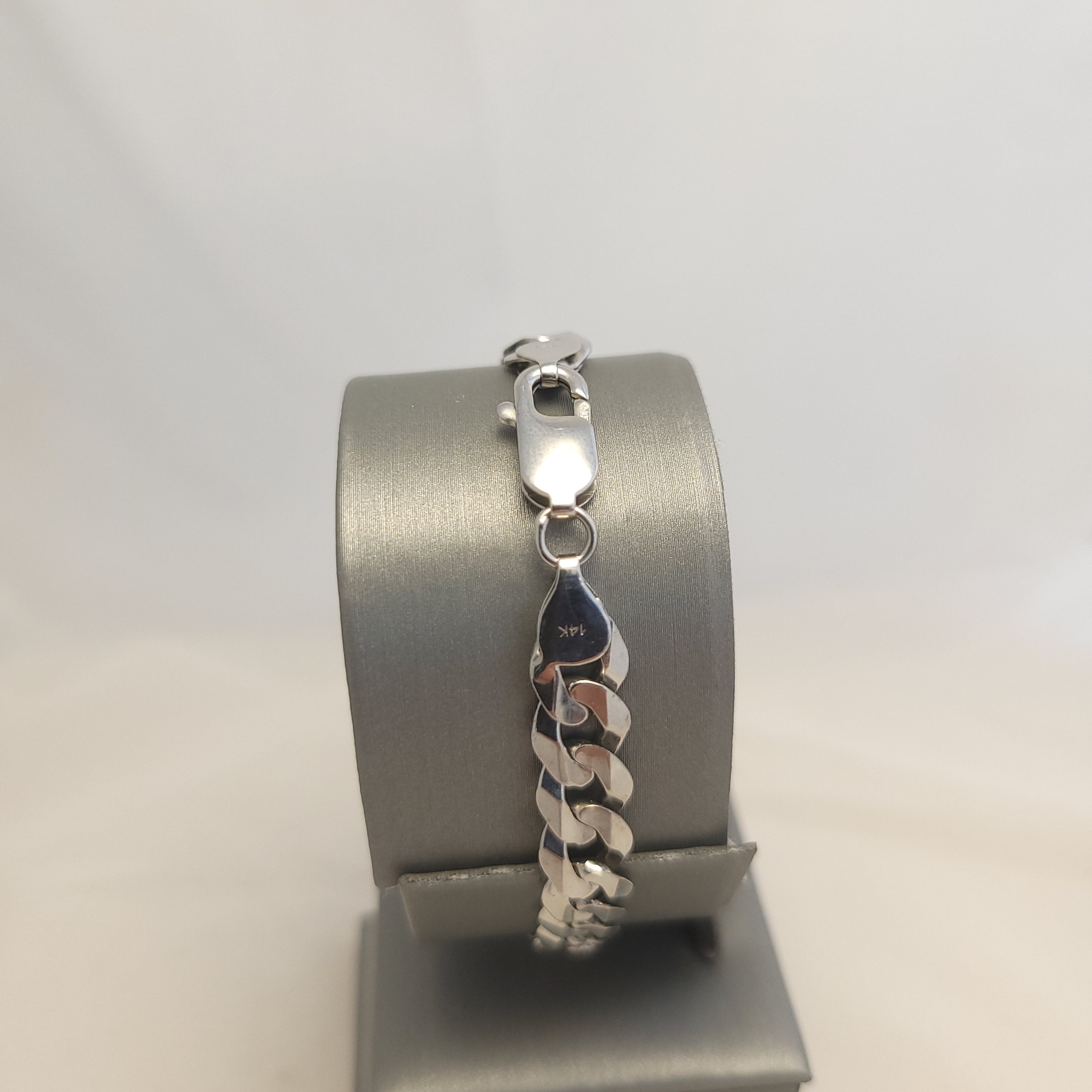 Pulsera Curb de oro blanco de 14K