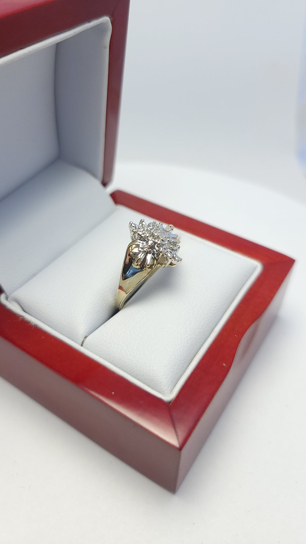 10K YG Baguette Dia Cluster Ring