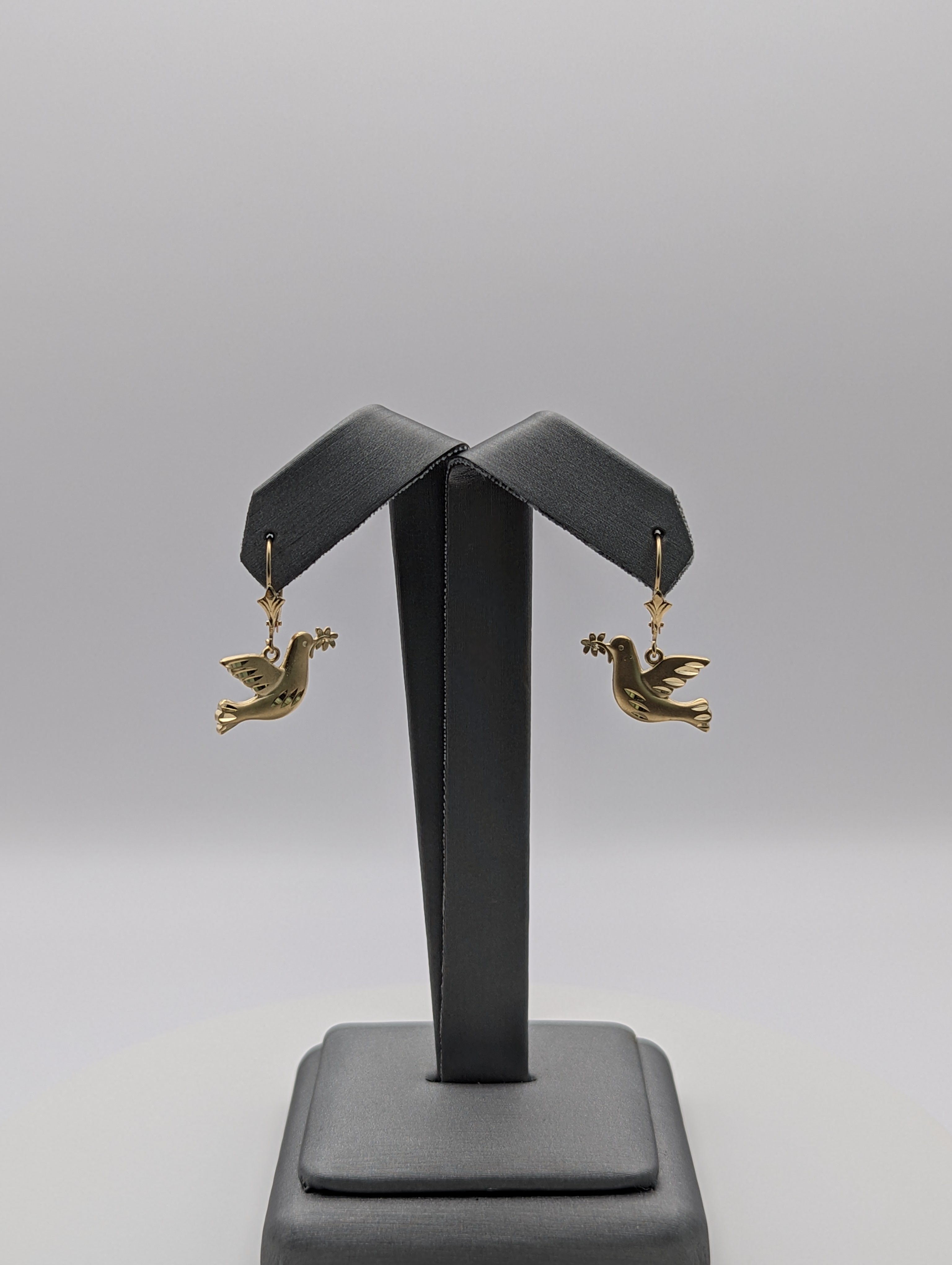 Pendientes Paloma de Oro Amarillo de 14K con Corte Diamantado