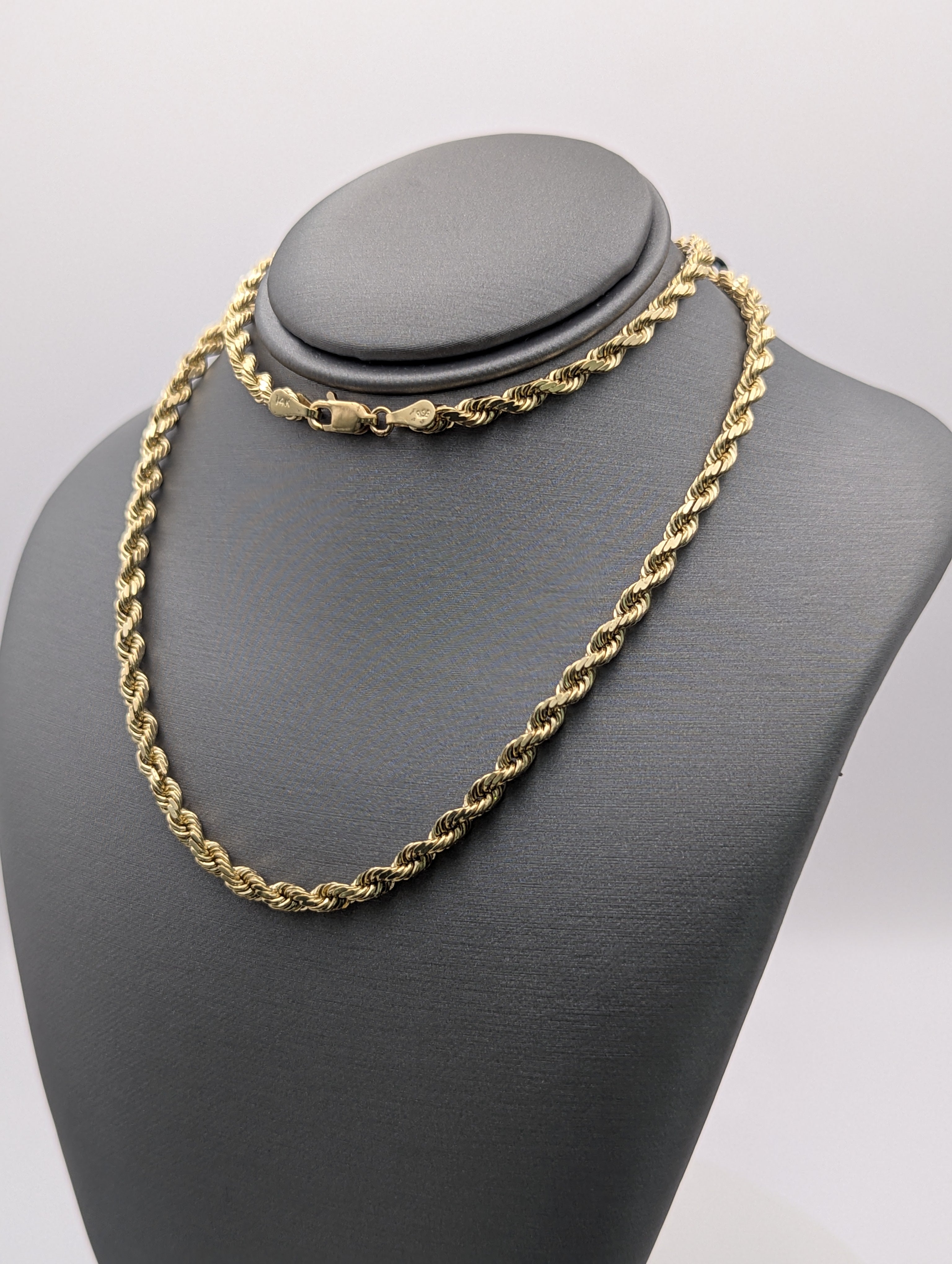 Cadena de cuerda sólida de oro amarillo de 14K