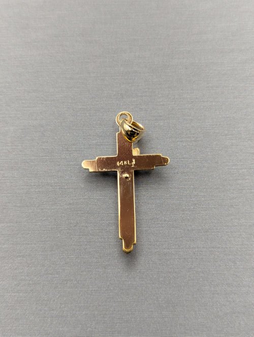 Colgante de crucifijo bicolor de oro de 14 quilates