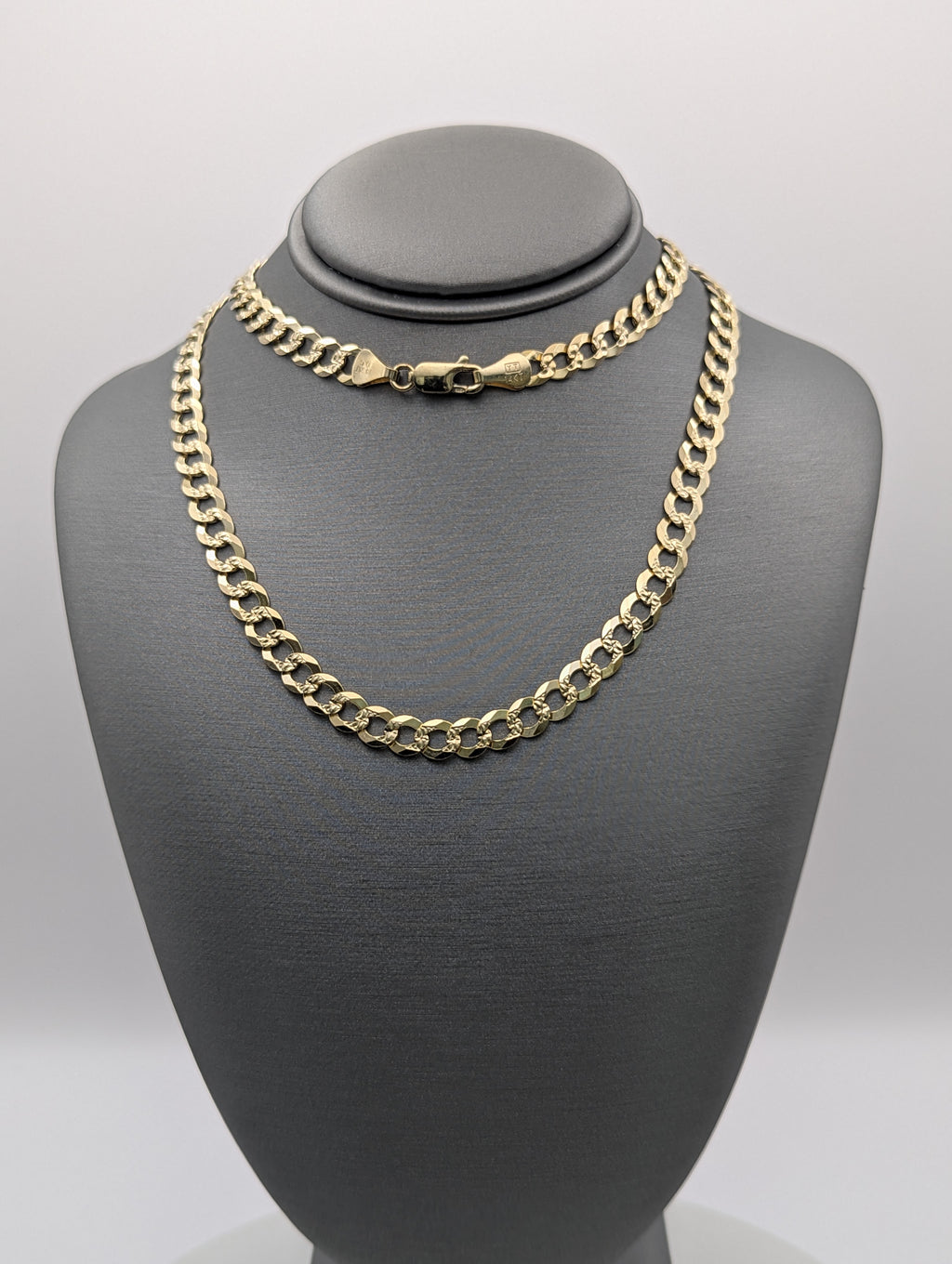 Cadena barbada fresada de oro amarillo de 14K