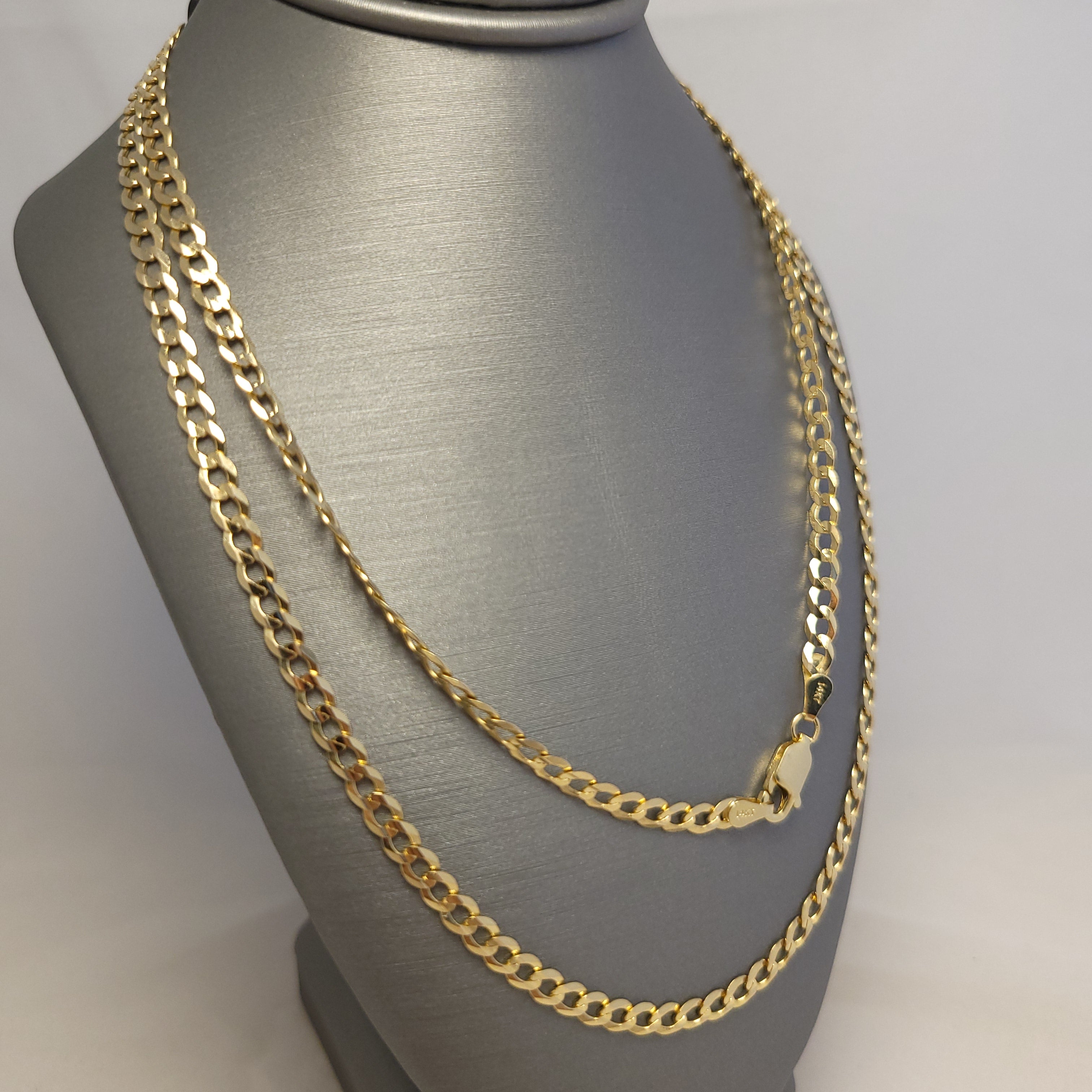 Cadena de eslabones cubanos maciza de oro amarillo de 14K