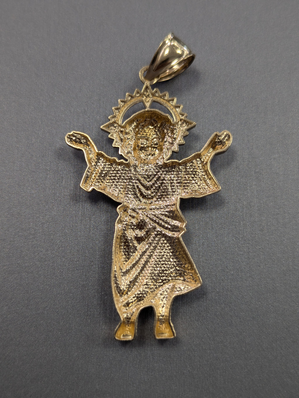 Colgante del Divino Niño en oro de 14K amarillo/blanco