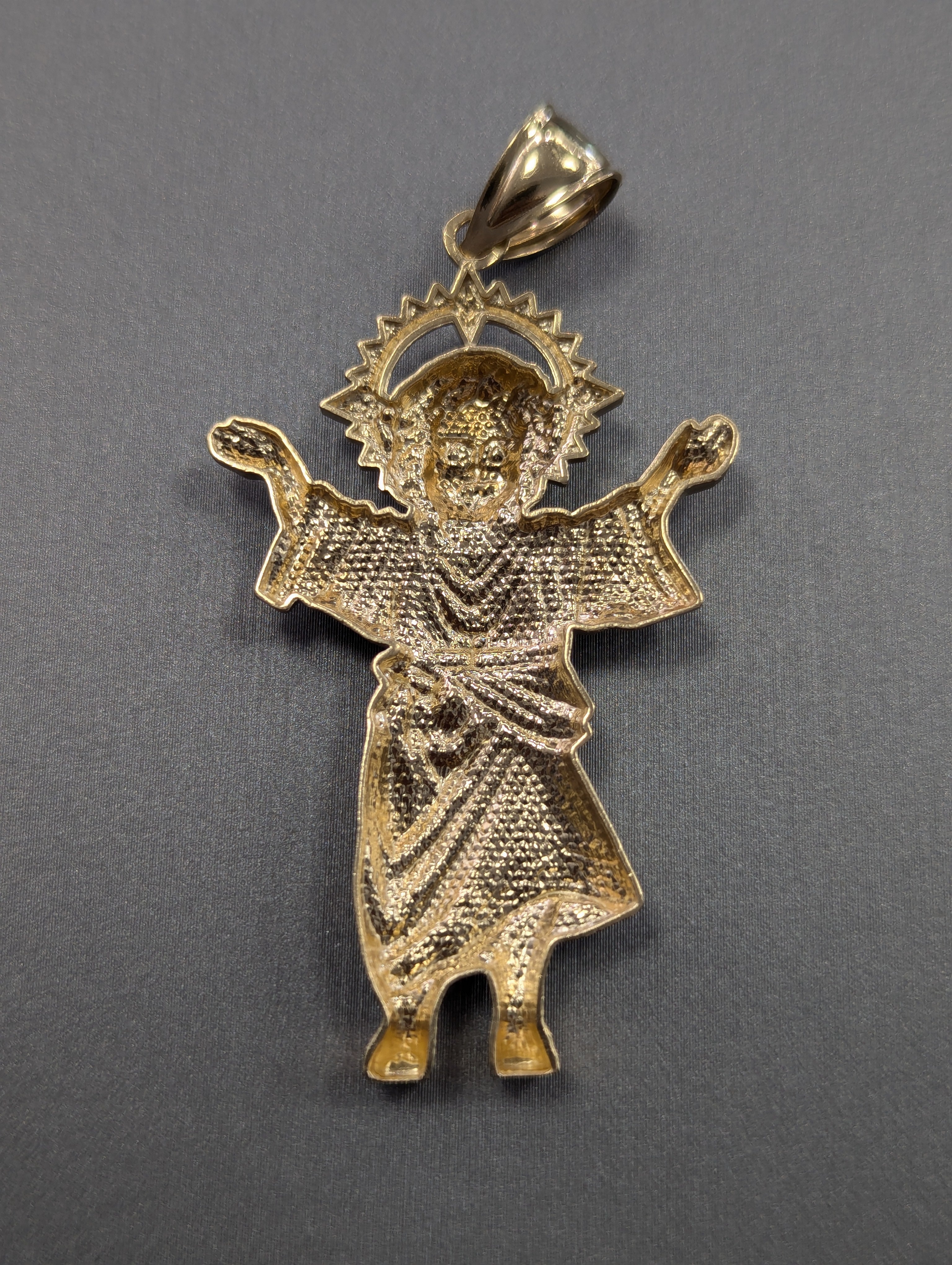 14K YG/WG Divino Nino Pendant
