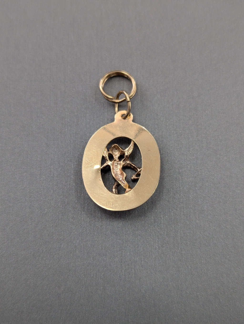 Colgante Cupido Feliz Cumpleaños en Oro Amarillo de 14K