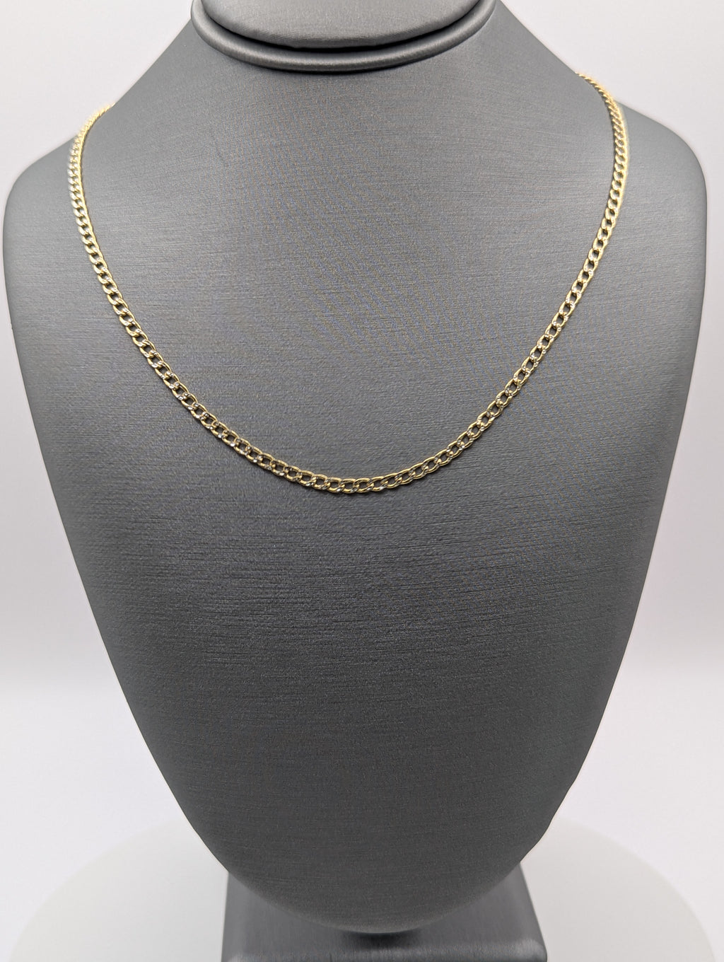 Cadena barbada corte diamante de oro amarillo de 14K