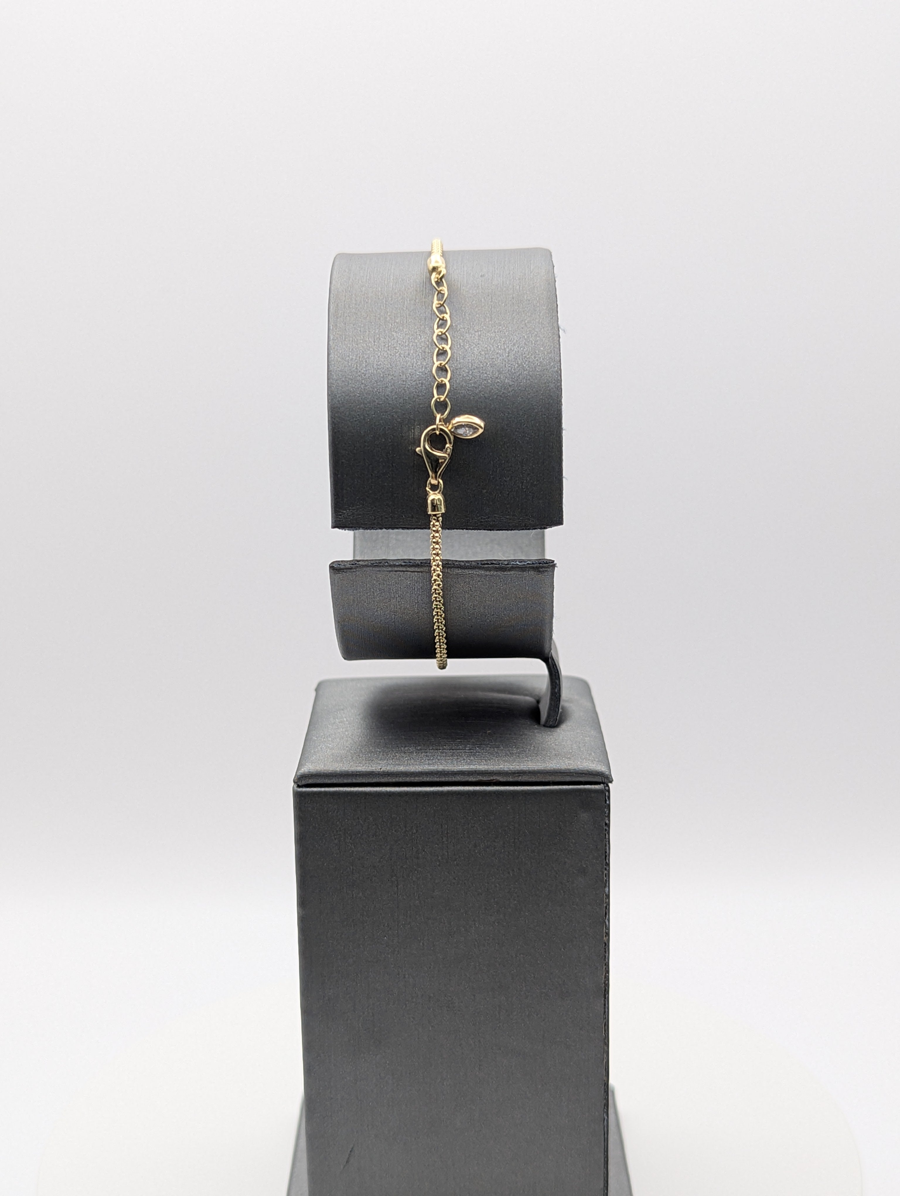 Pulsera de cadena con dije de mariposa de oro amarillo de 14K