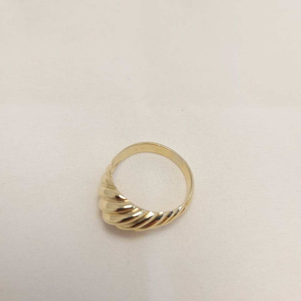 Anillo Elegante Hinchado de Oro Amarillo de 14K