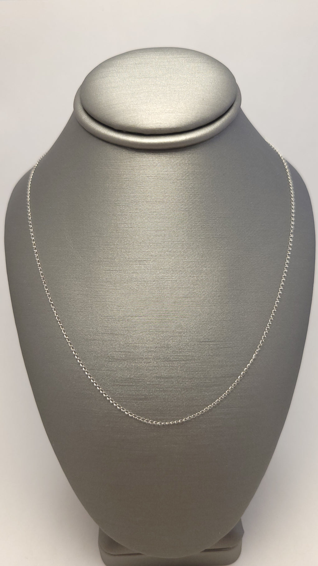 Collar de 14K en oro blanco con diseño de eslabones finos