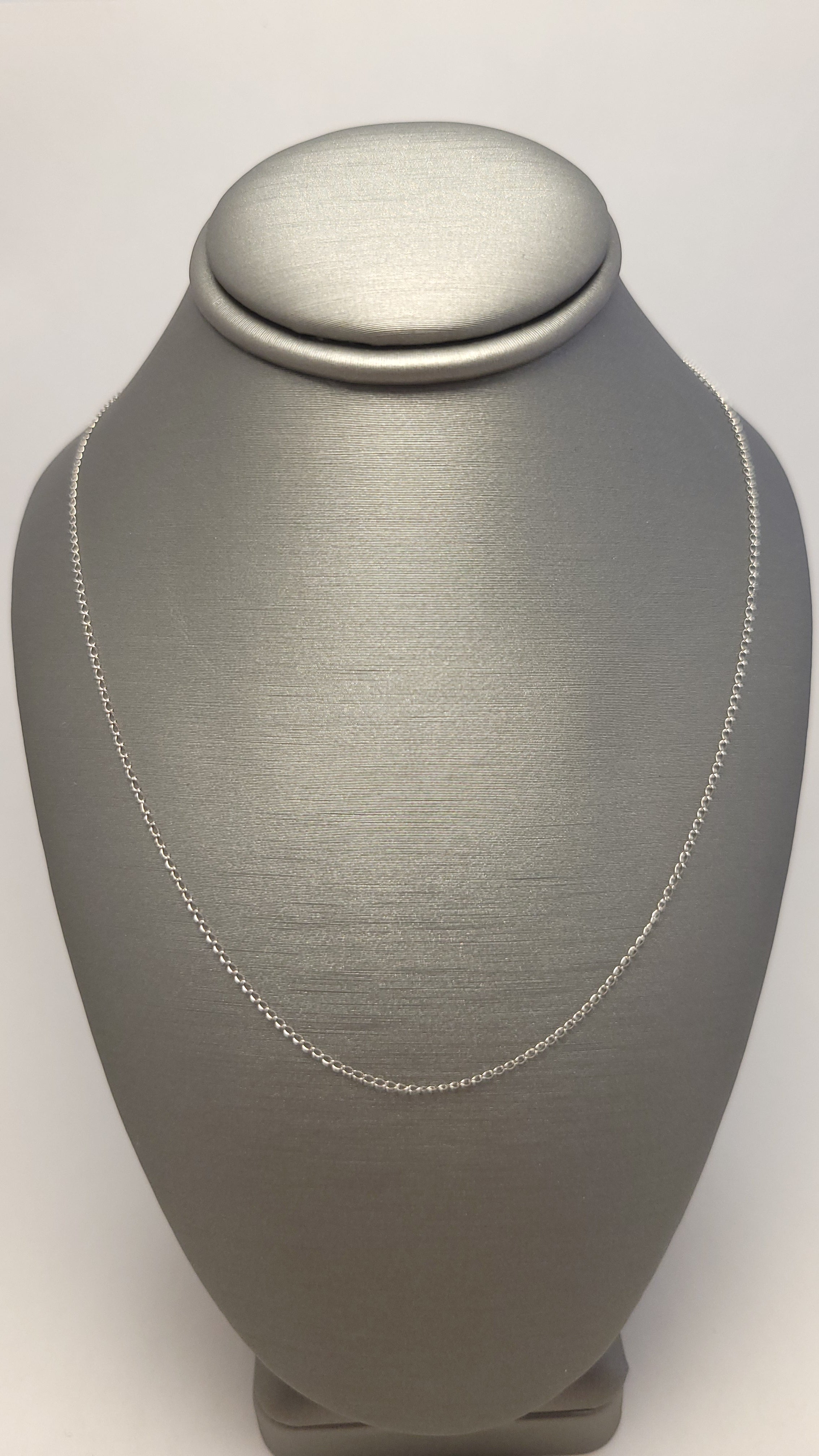 Collar de 14K en oro blanco con diseño de eslabones finos