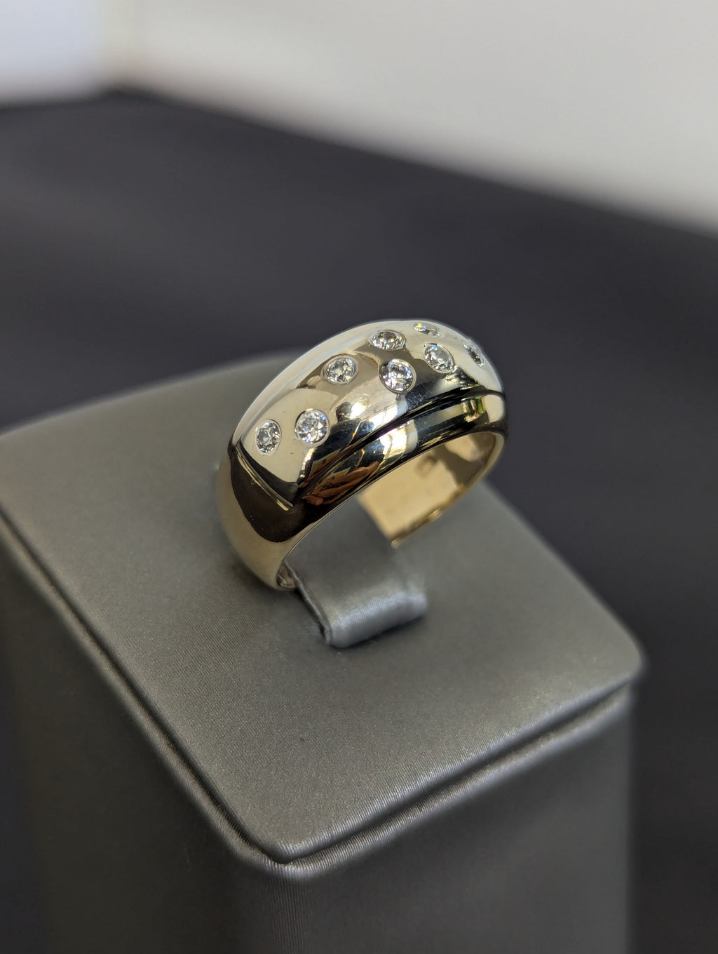 Anillo de circonita cúbica de oro blanco/amarillo de 14 quilates, dos tonos