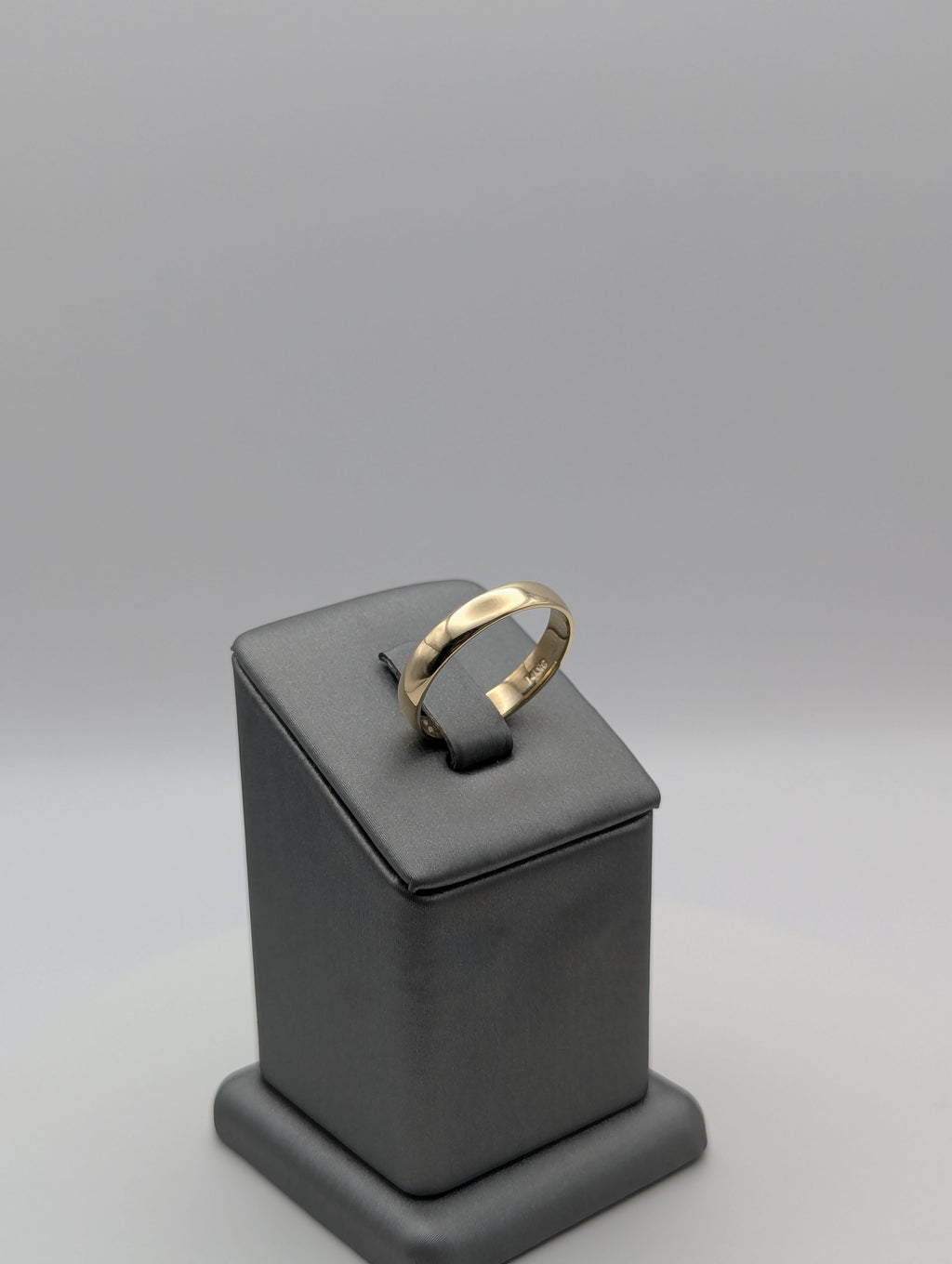 Anillo de boda de oro amarillo de 14 quilates
