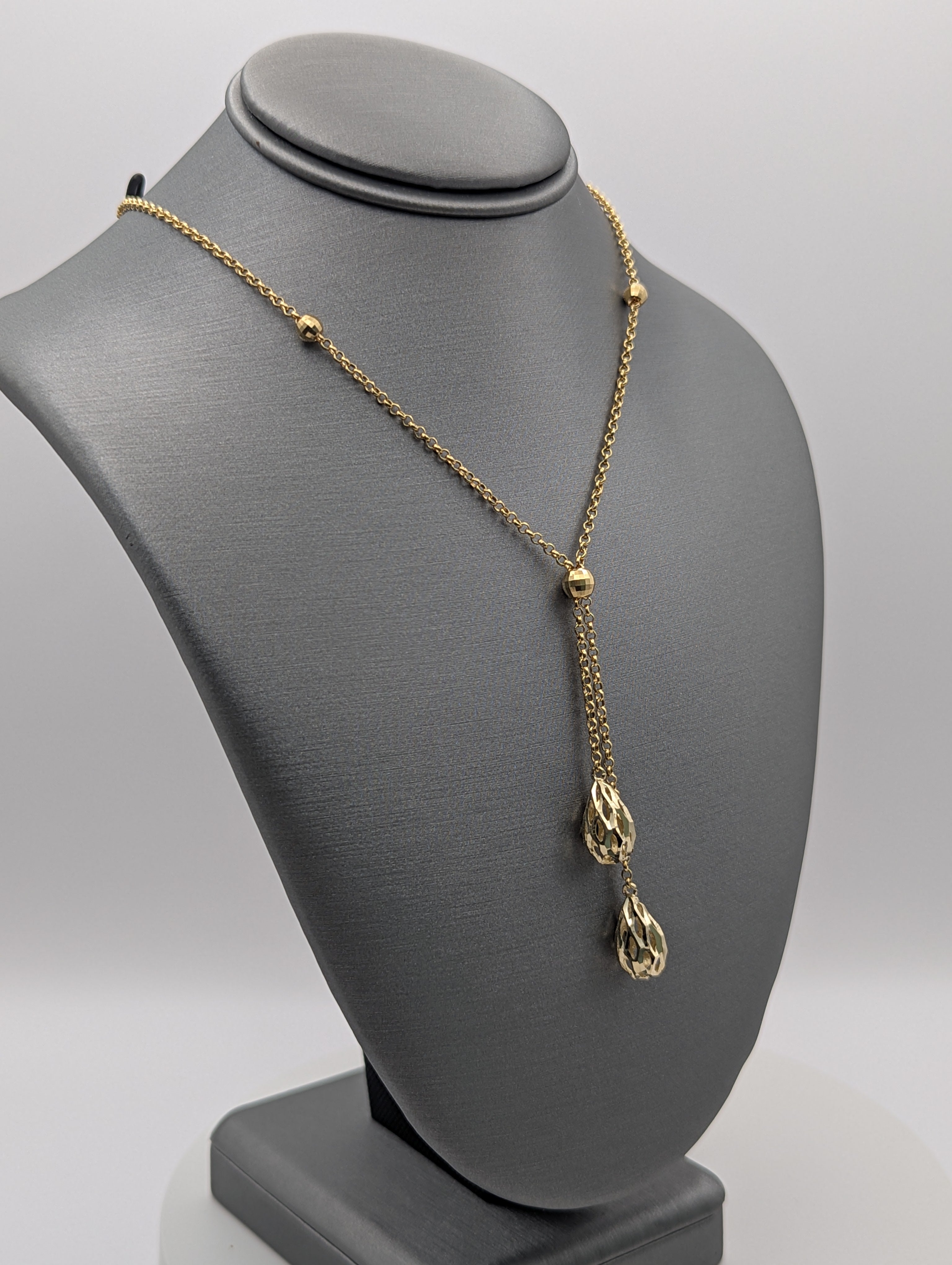 Collar de cable redondo de oro amarillo de 14K con lágrimas