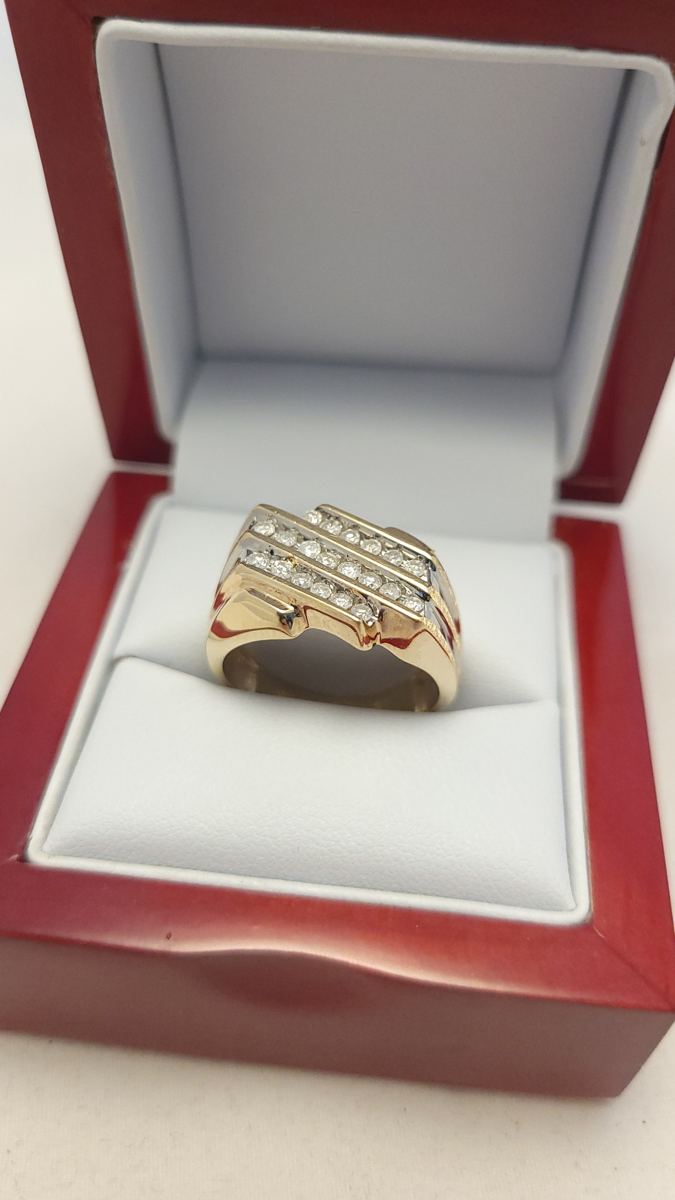 10K YG Men's Diamond Ring