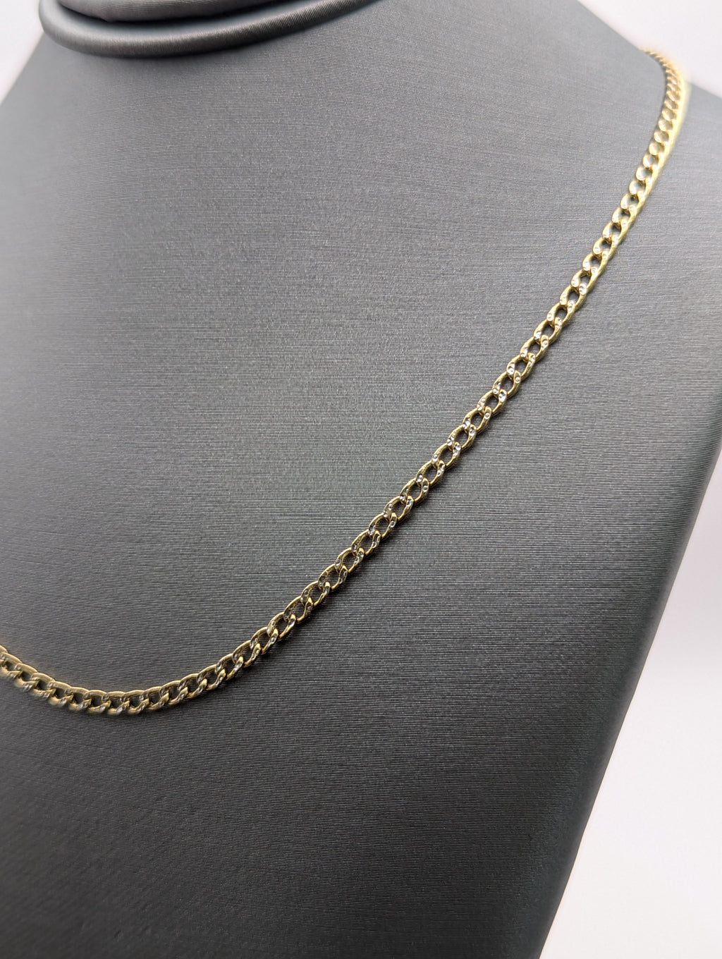 Cadena barbada corte diamante de oro amarillo de 14K