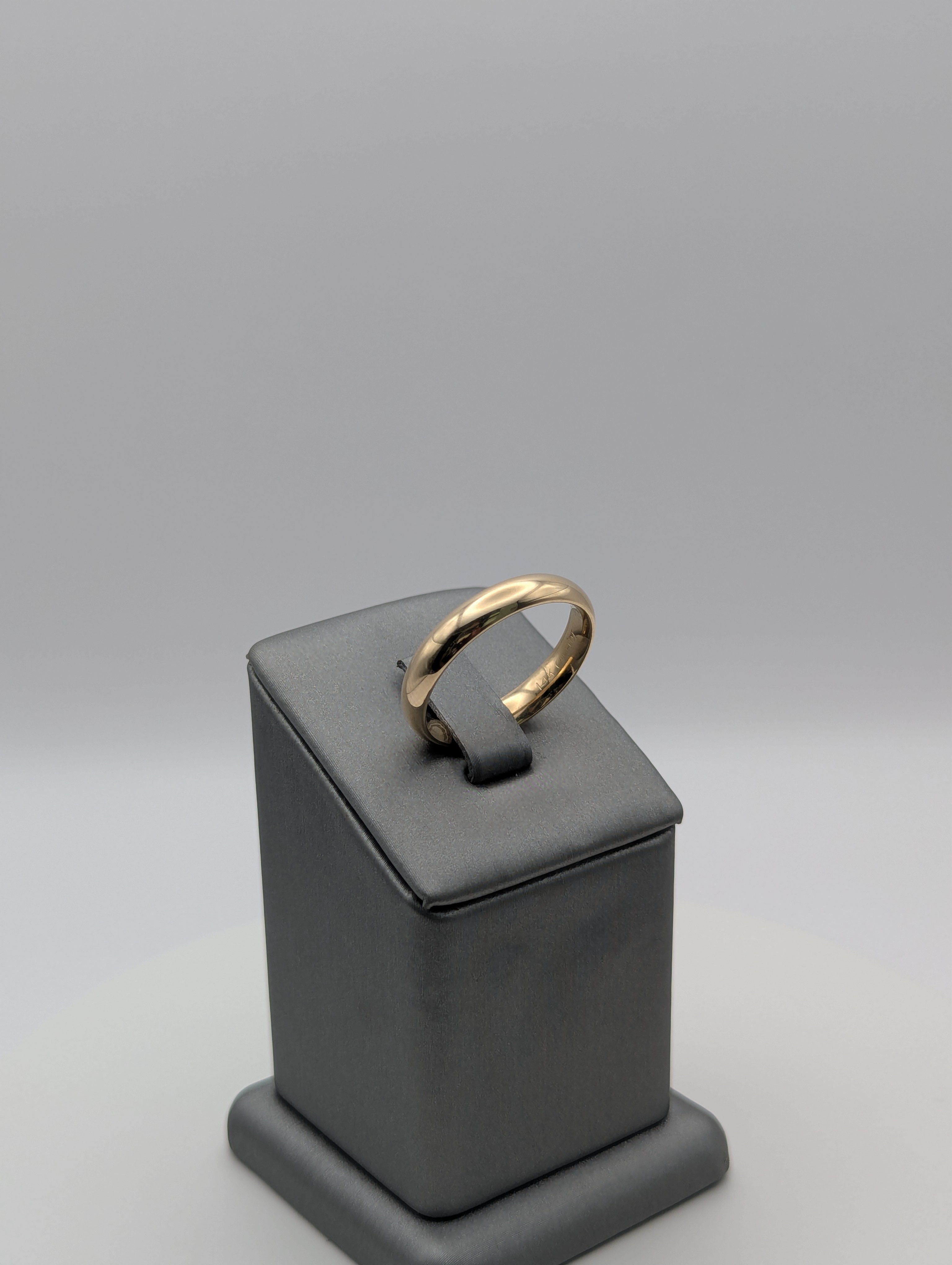 Alianza de boda de oro amarillo de 14K