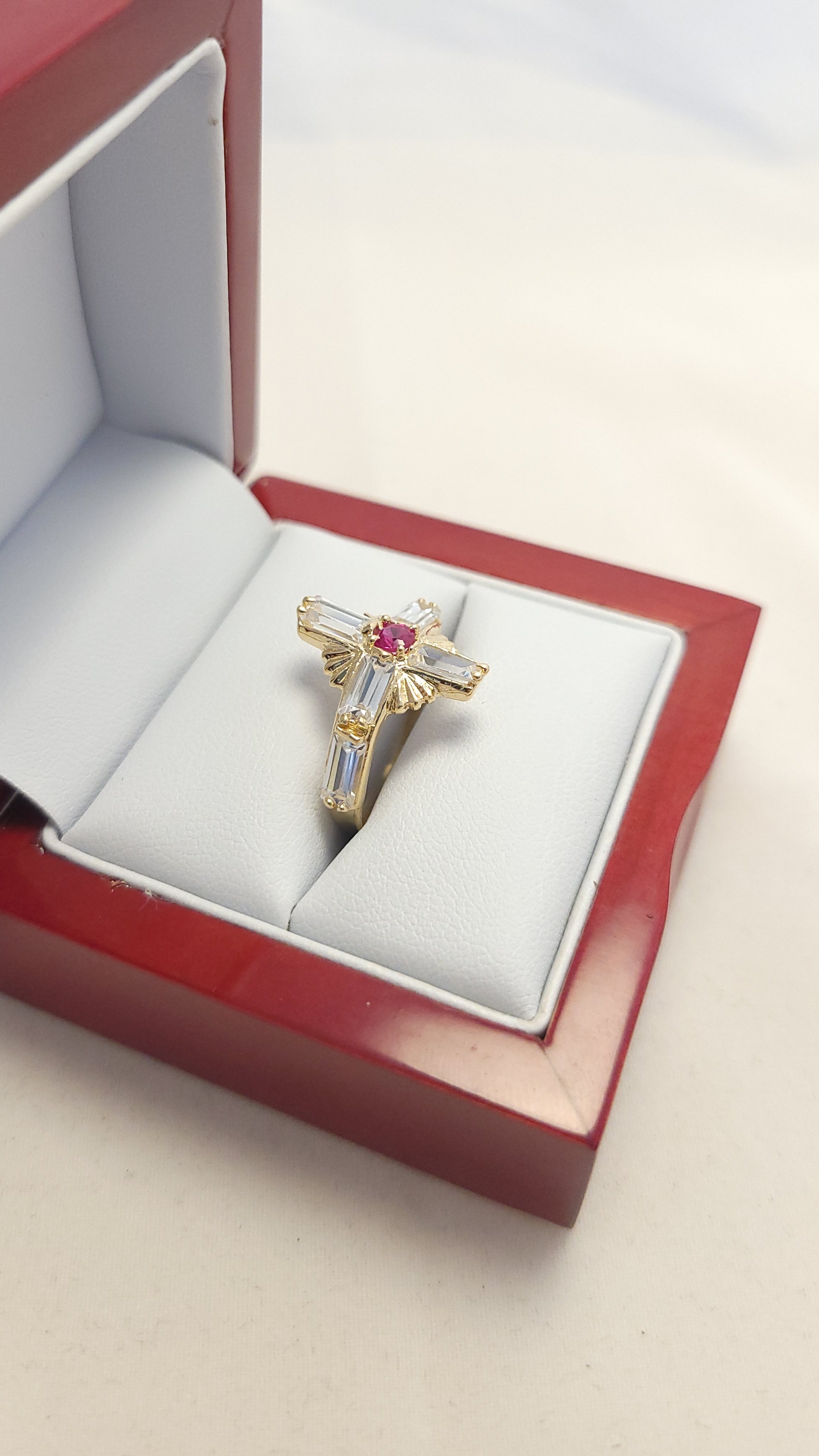 Anillo Cruz de Rubí Oro Amarillo 14K