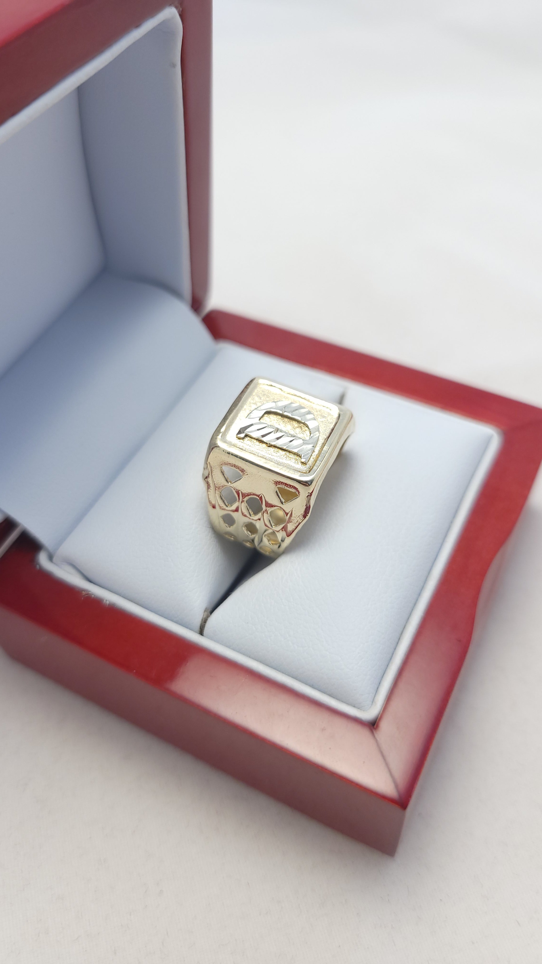 10K YG Letter "D" Ring