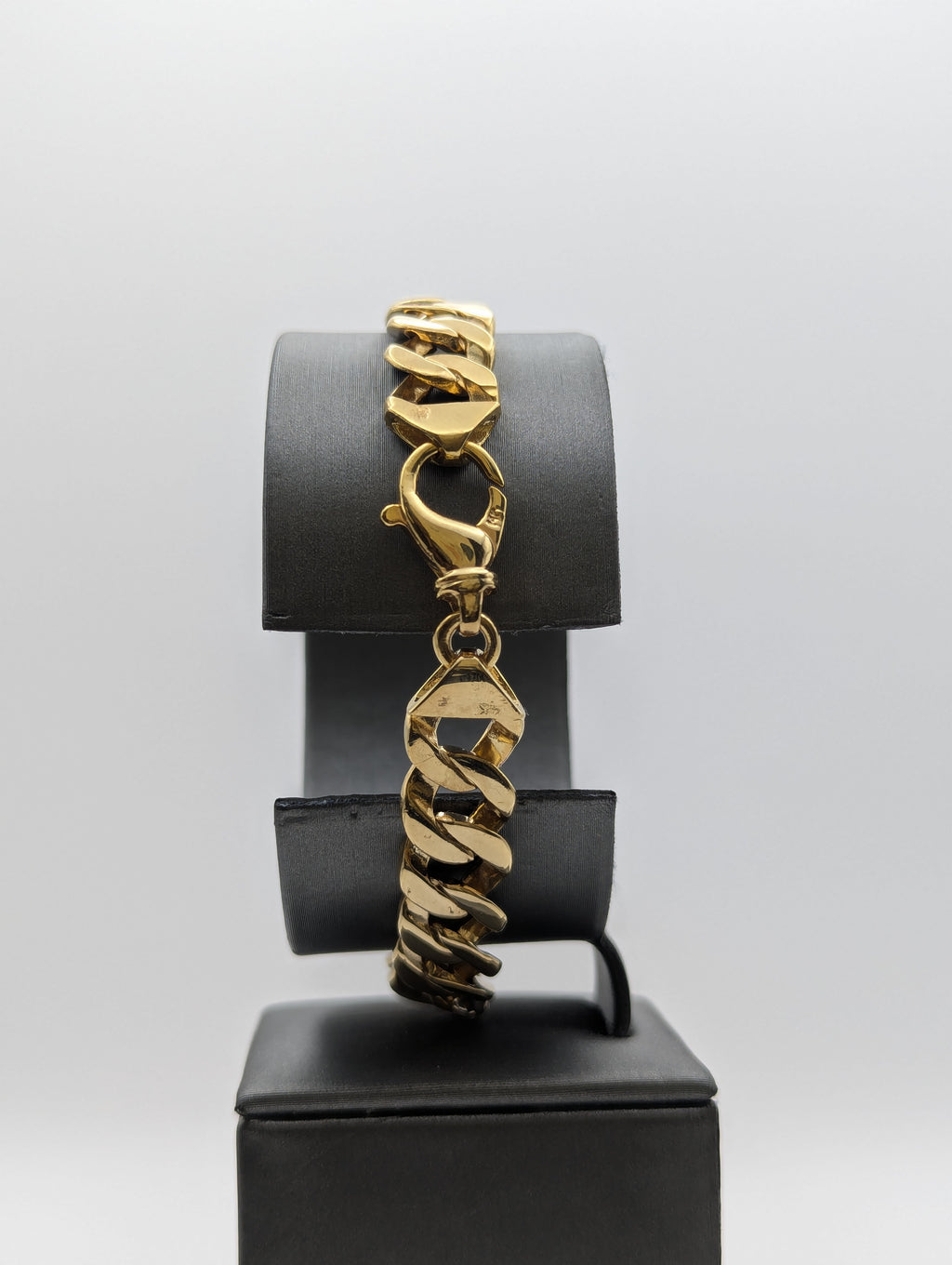 Pulsera cubana plana de oro amarillo de 14 quilates