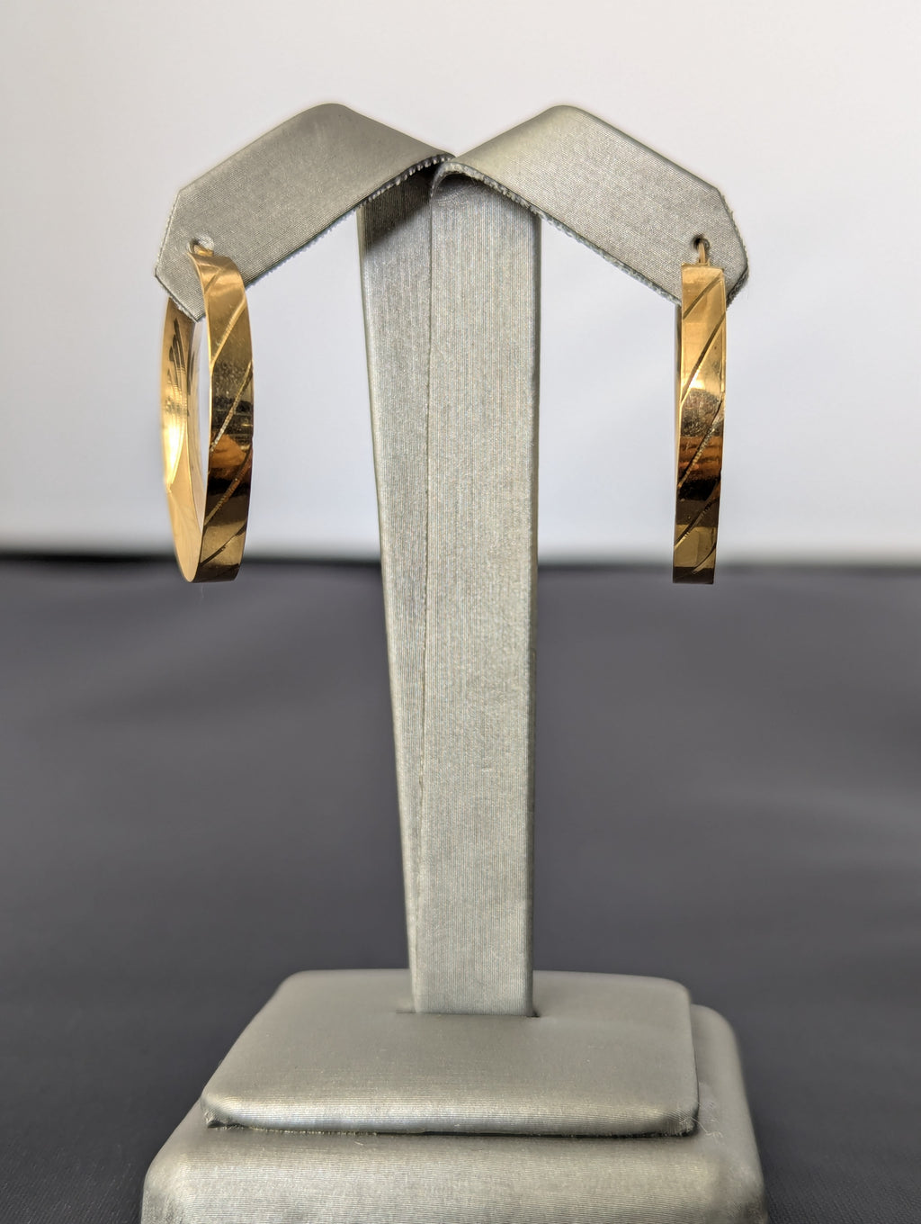 Pendientes de aro de oro amarillo de 14K