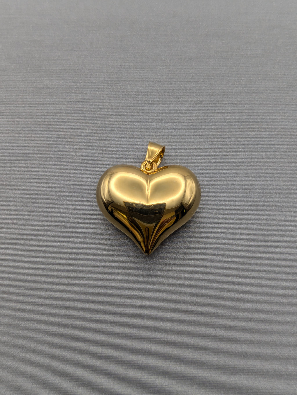 Colgante de corazón de oro amarillo de 14K