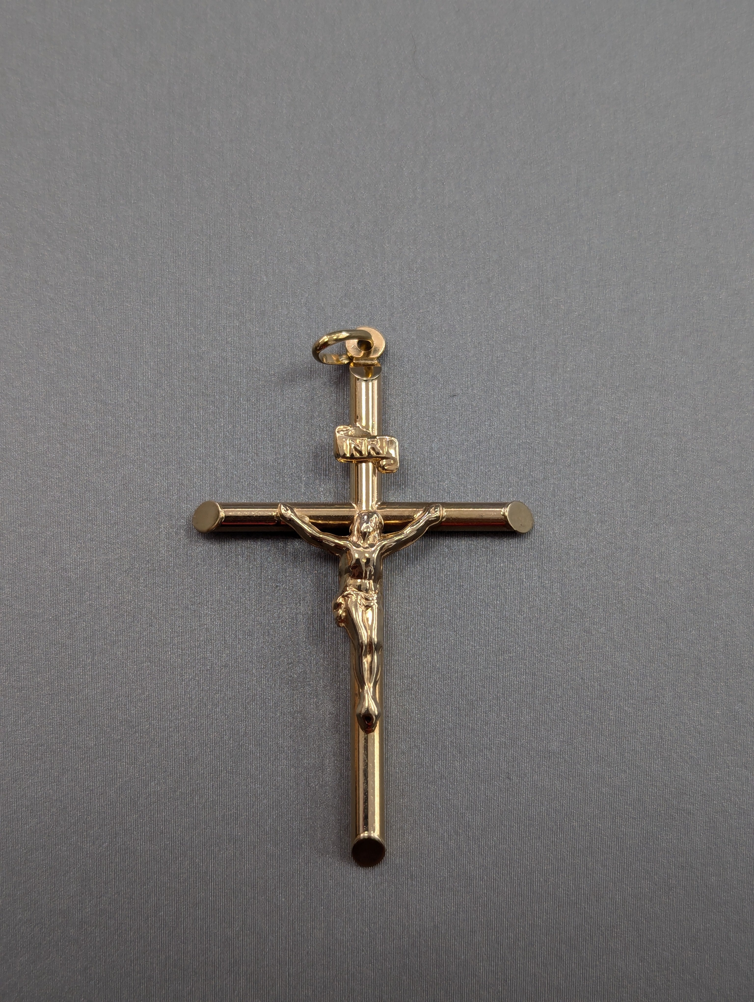 Colgante Crucifijo de Oro Amarillo de 14K