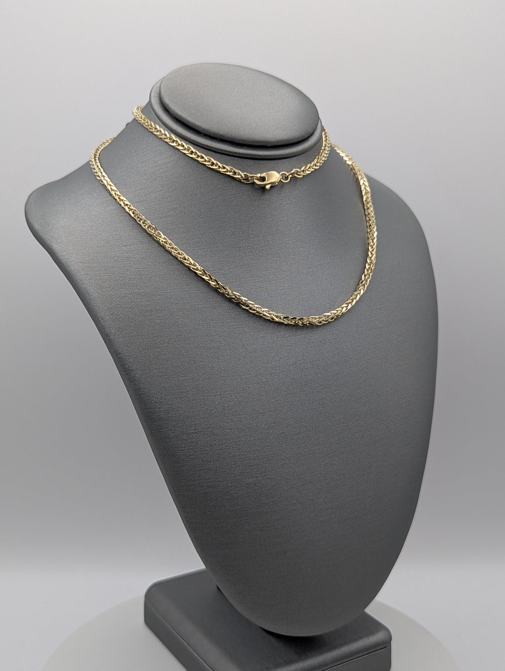 Cadena de eslabones cuadrados de trigo en oro amarillo de 14K