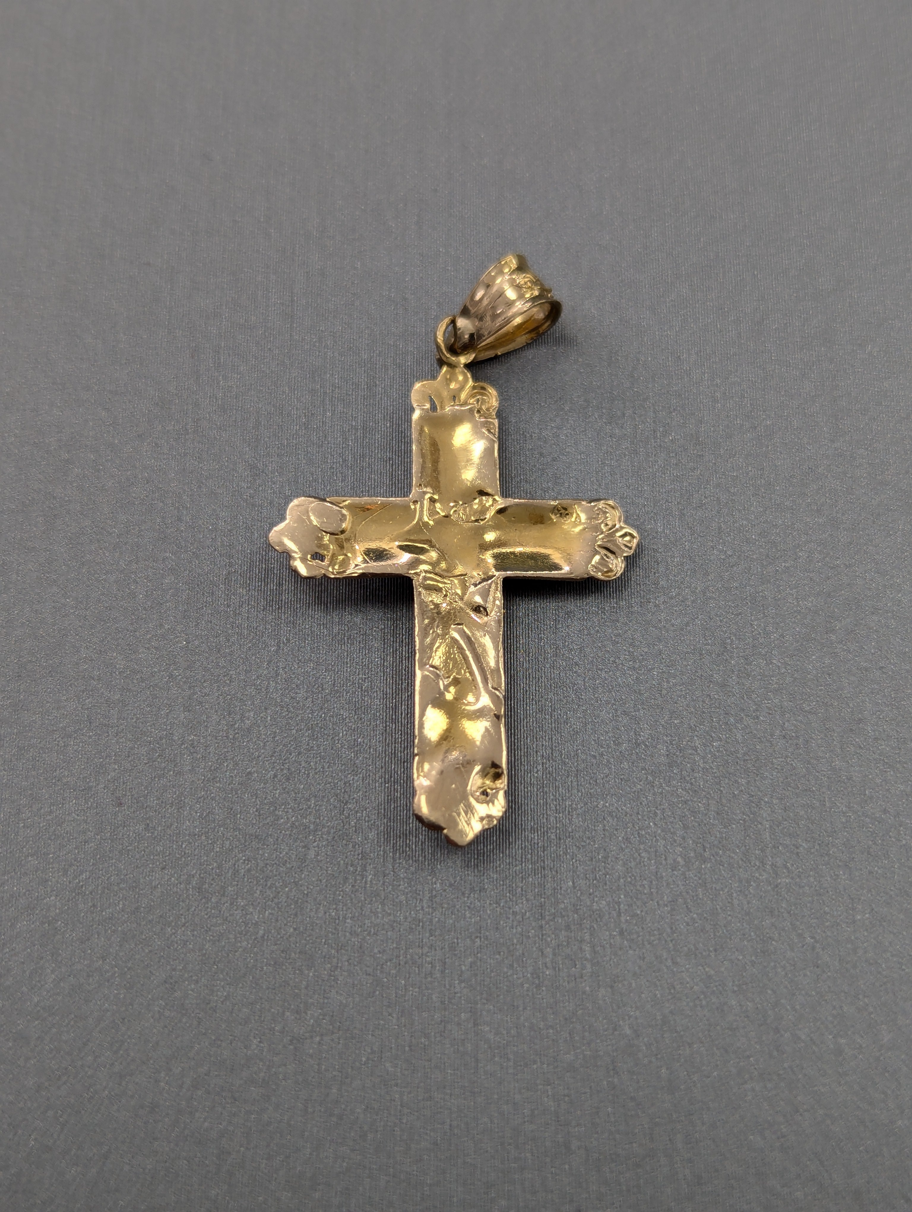 Dije Crucifijo Bicolor de Oro 14K