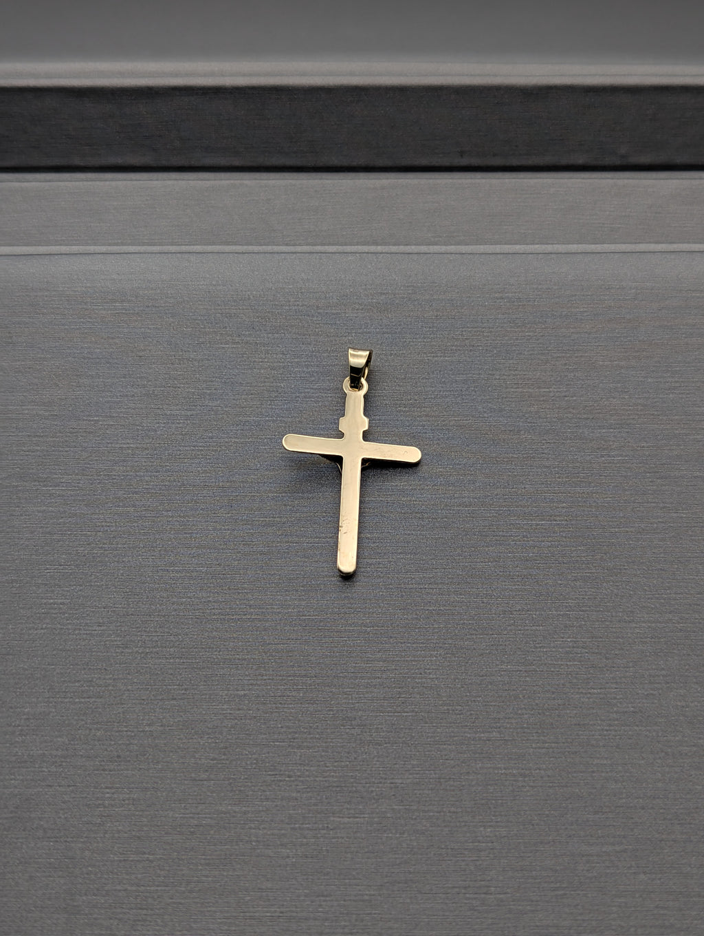 Colgante de Crucifijo de Oro Amarillo/Blanco de 14K