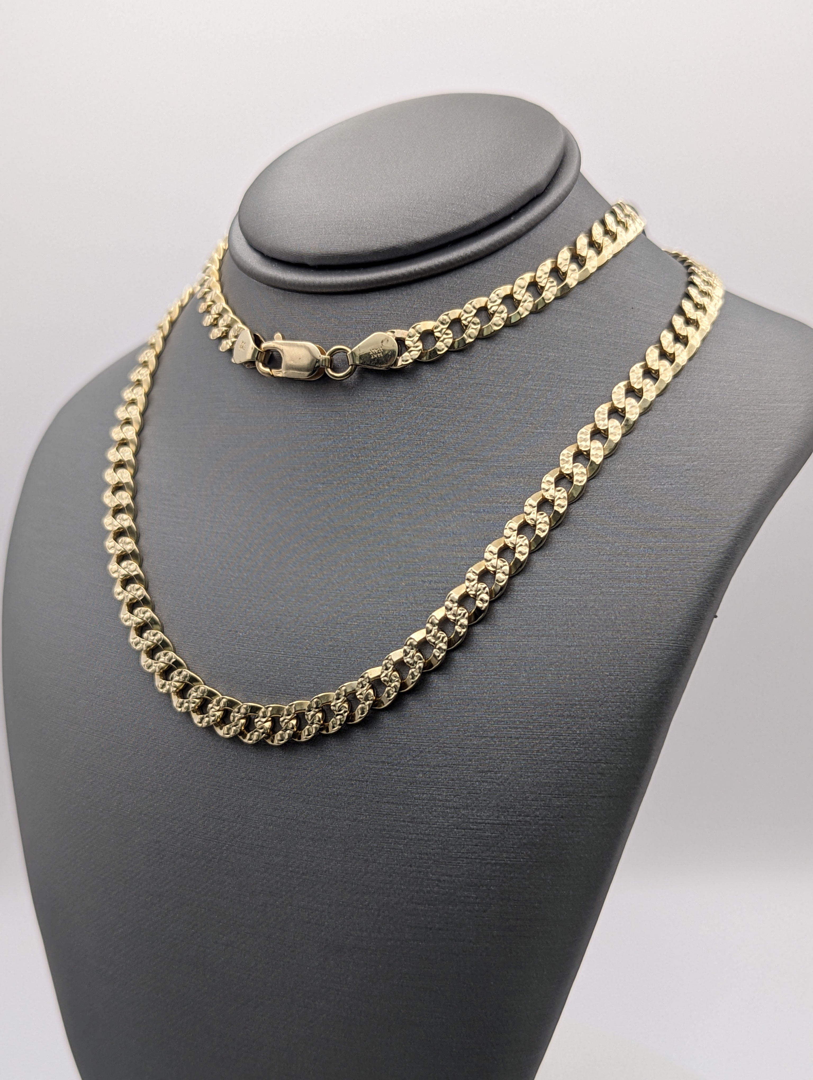 Cadena Curb Fresada de Oro Amarillo de 14K