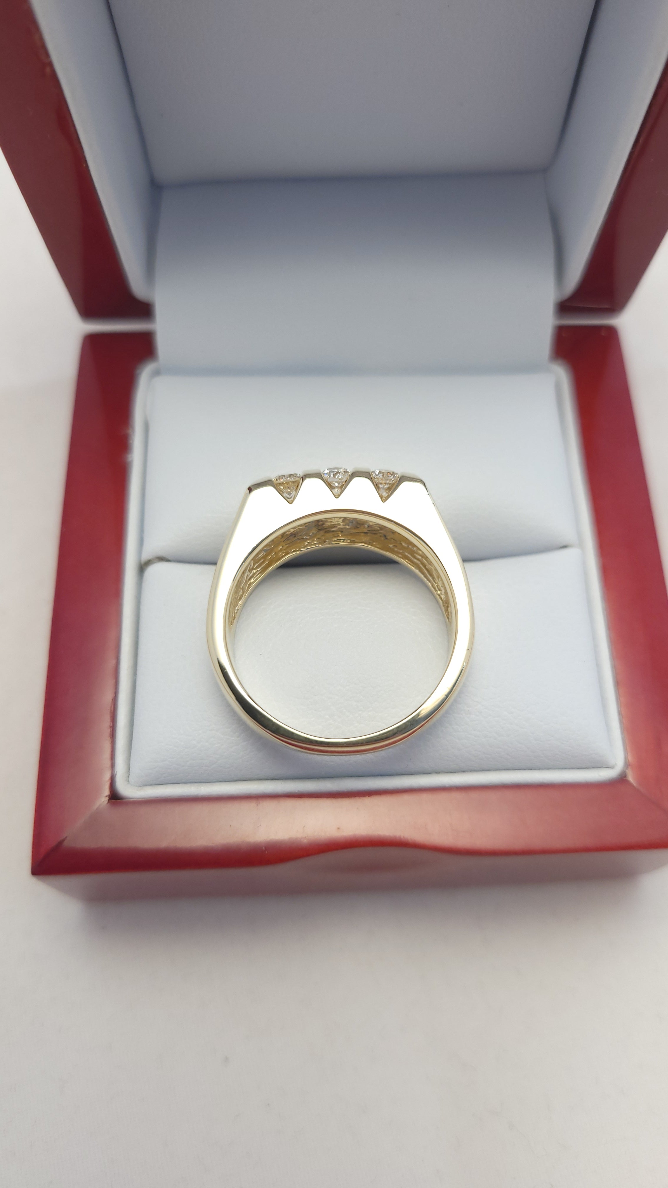 Anillo de diamante de oro amarillo de 14K
