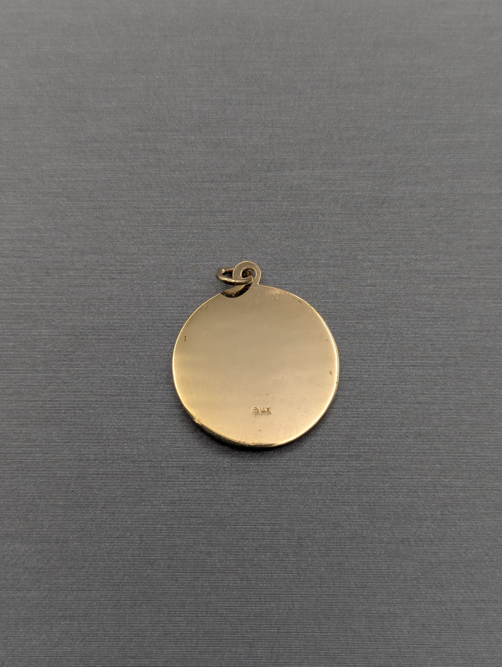 Colgante de San Juan de oro amarillo de 14K