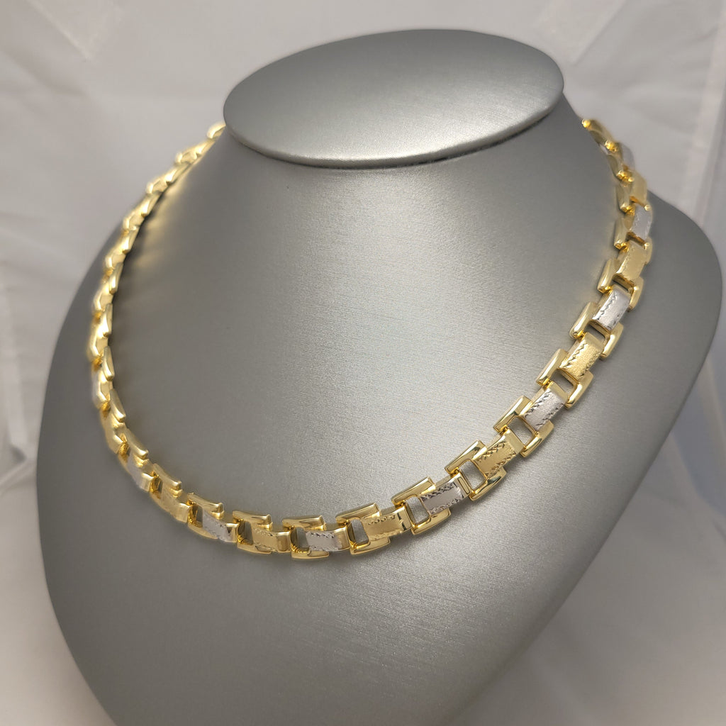 Collar texturizado bicolor de 14 quilates