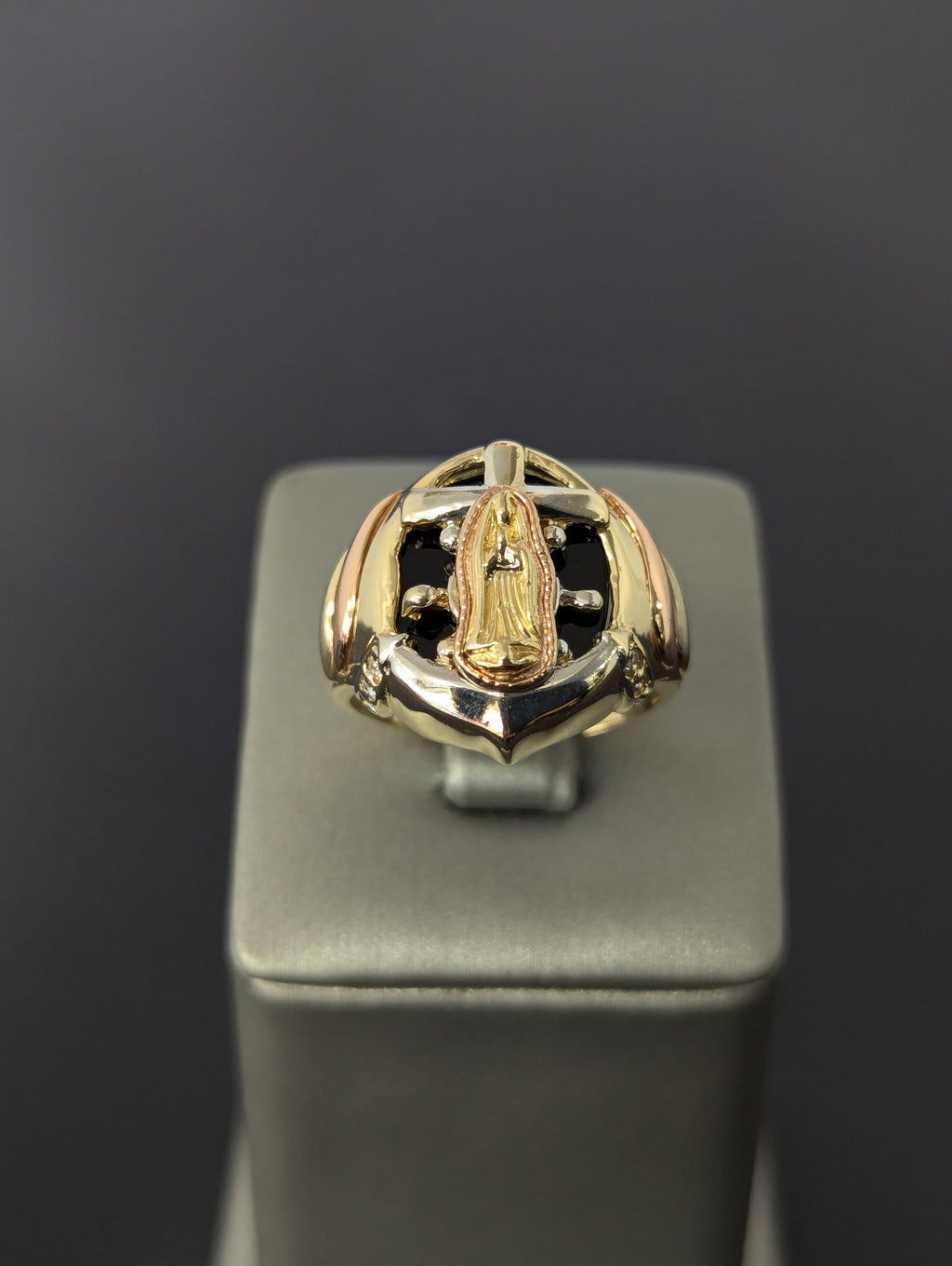 Anillo de la Virgen María con ancla tricolor de oro de 14K