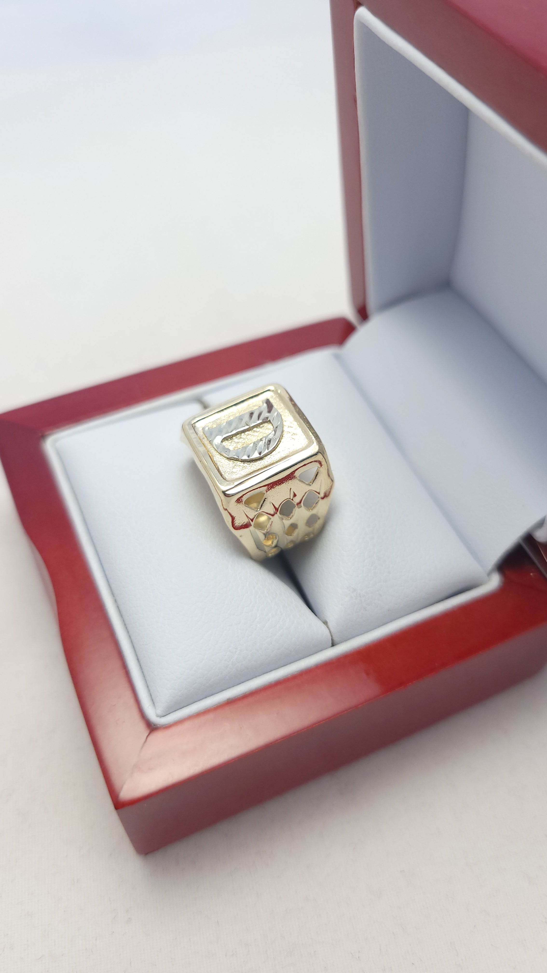 10K YG Letter "D" Ring