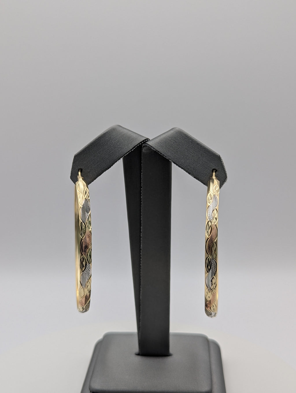 Aretes de aro de oro tricolor de 14K con corte diamante