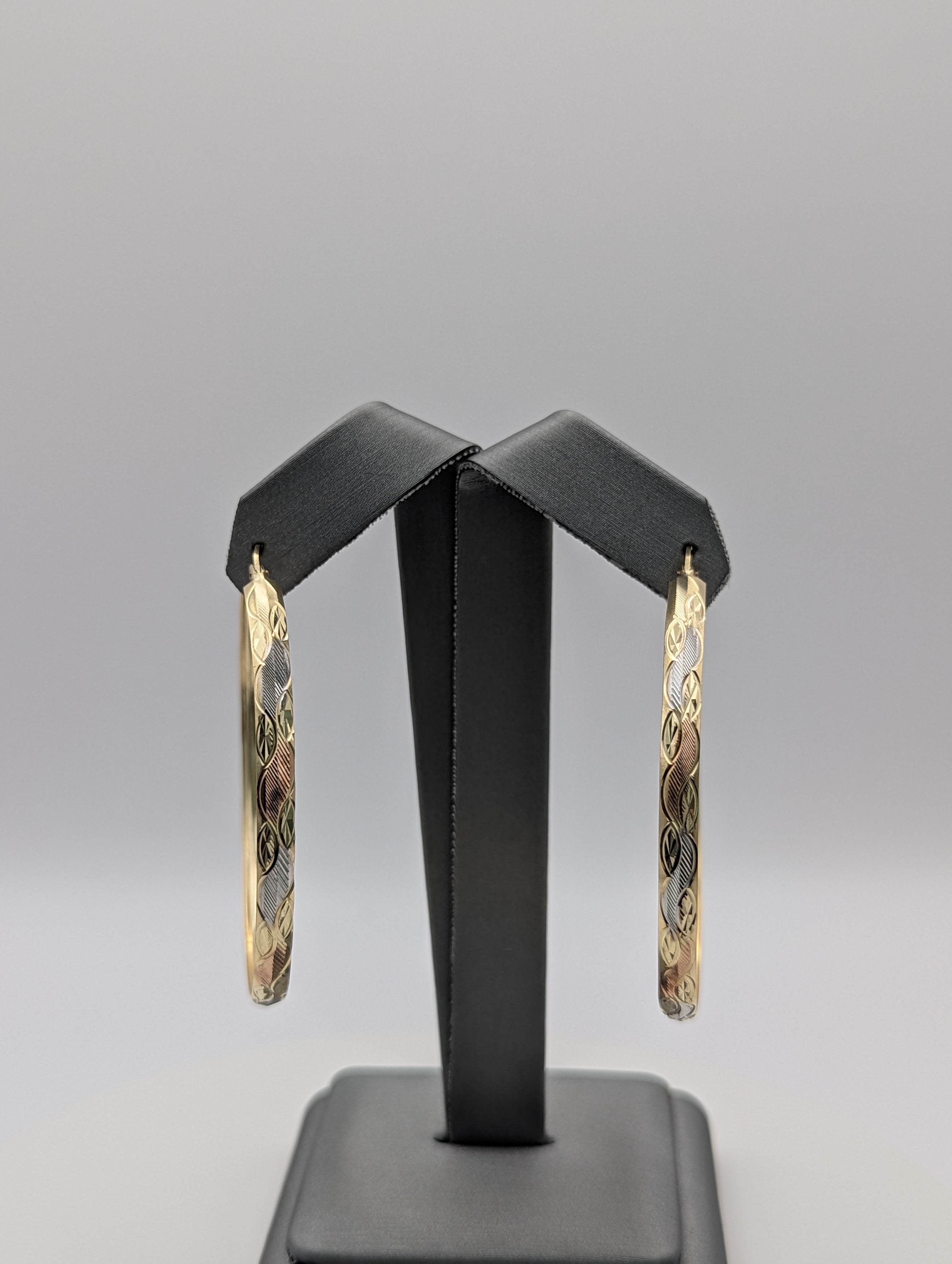 Aretes de aro de oro tricolor de 14K con corte diamante