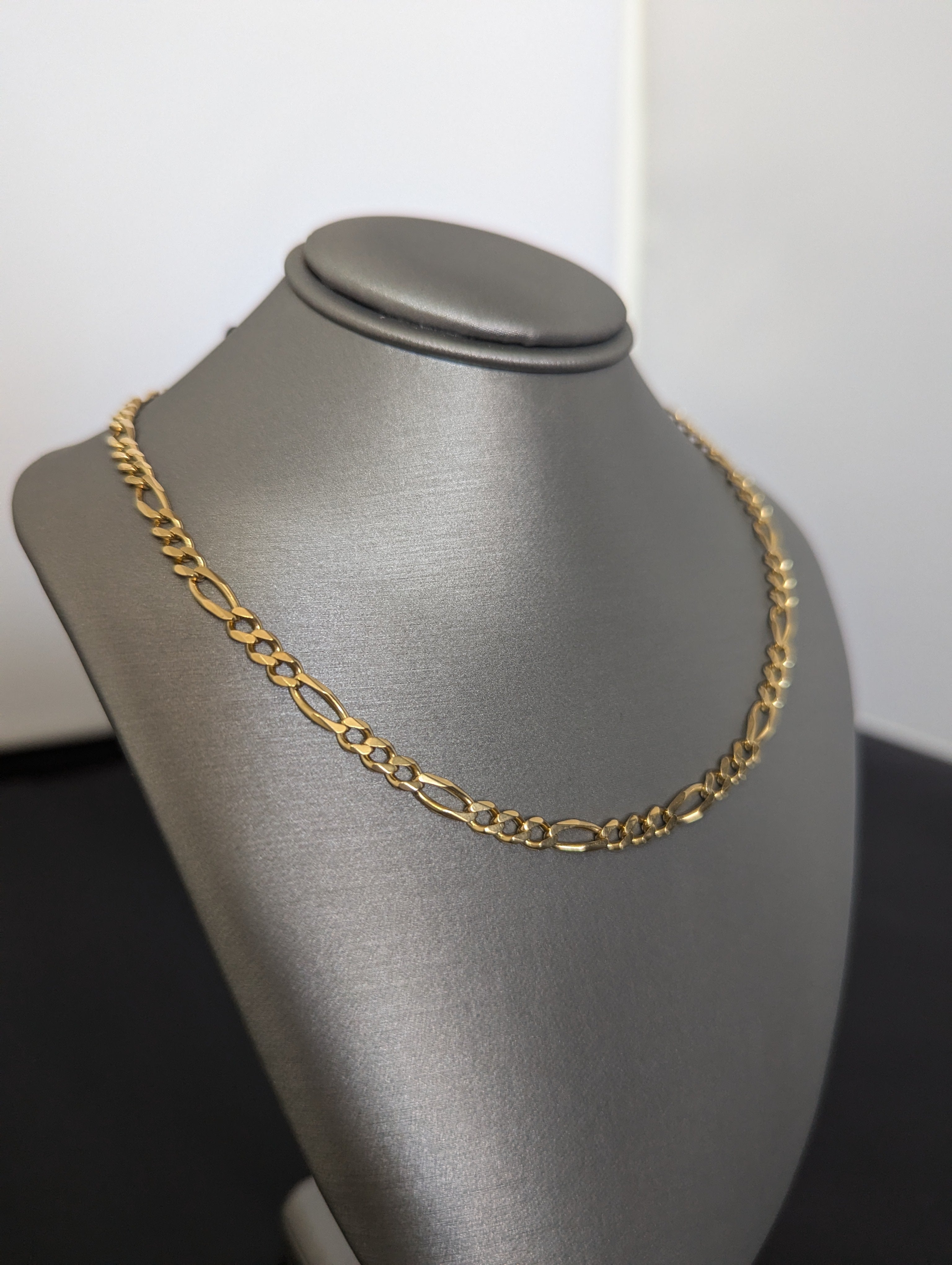 Cadena Fígaro de oro amarillo de 14K