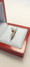 Anillo de oro amarillo de 14K con diamante solitario