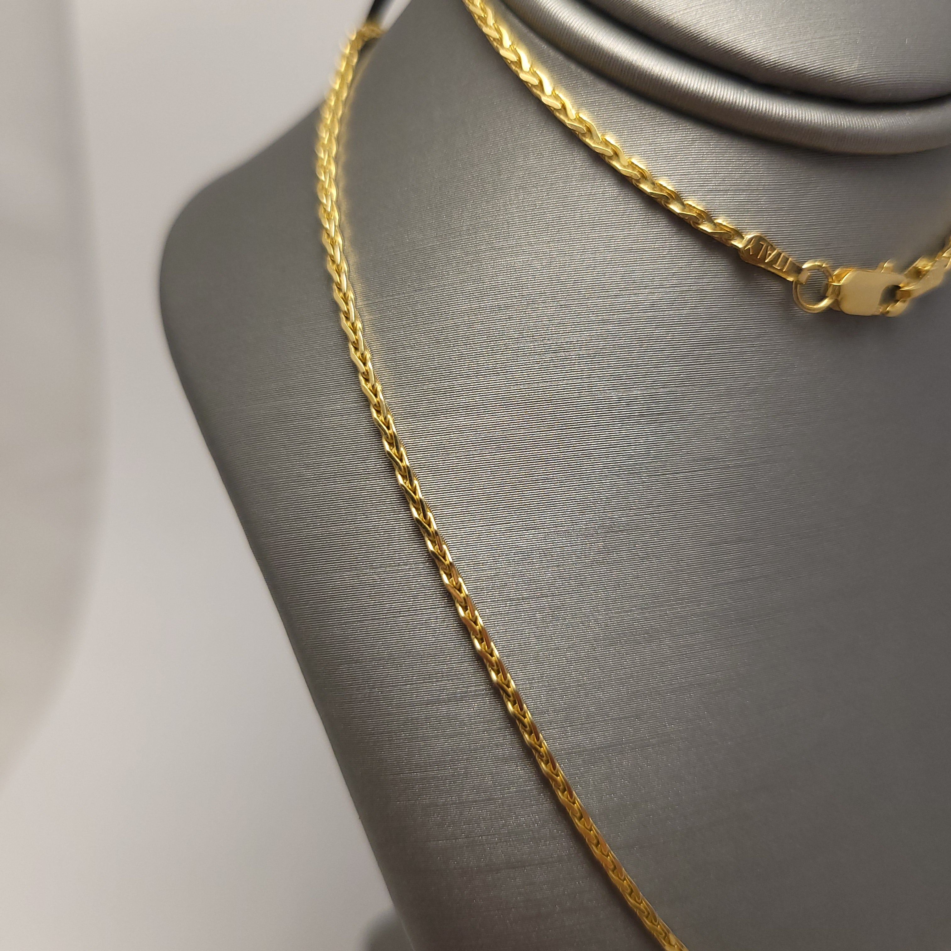 Cadena Sólida de Eslabones Spiga de Oro Amarillo de 14K