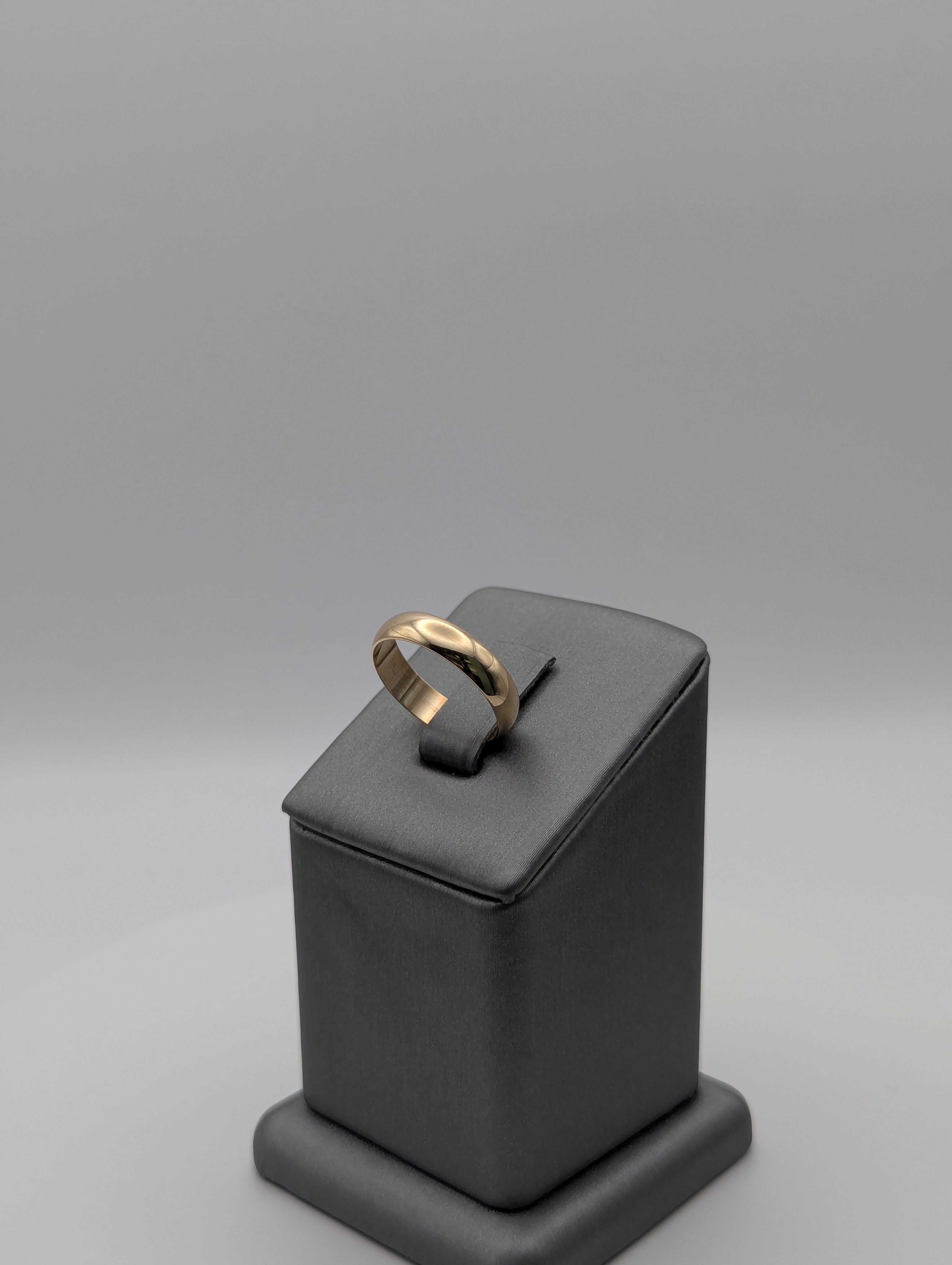 14K YG Wedding Band