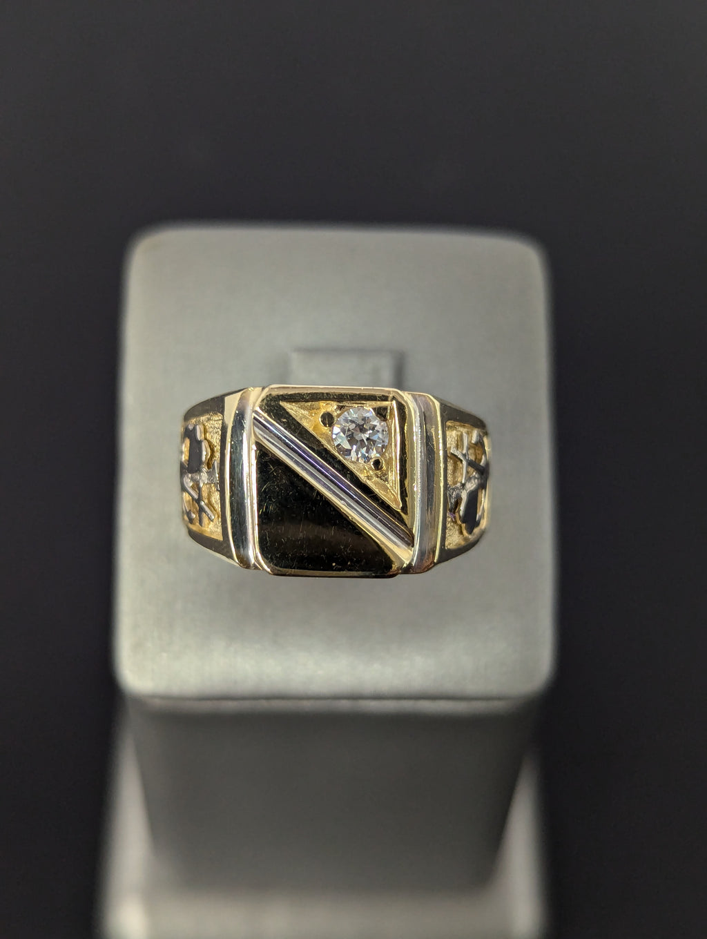 Anillo grabable de circonita cúbica en oro de 14 quilates de dos tonos para hombre