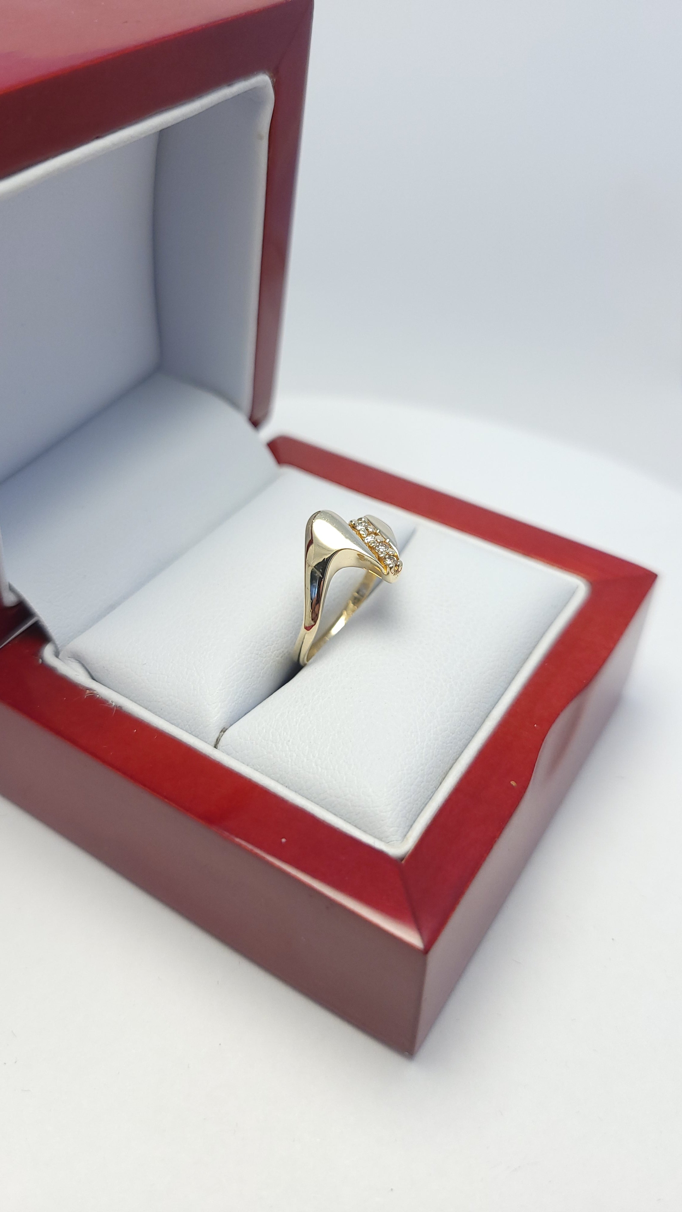 10K YG Fancy Diamond Ring