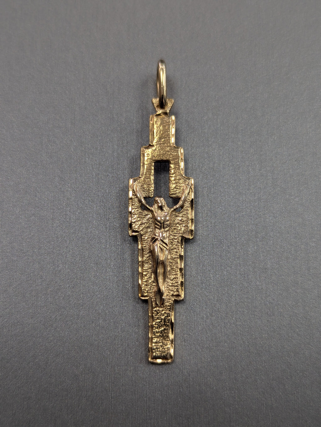 Colgante Crucifijo de Oro Amarillo de 14K