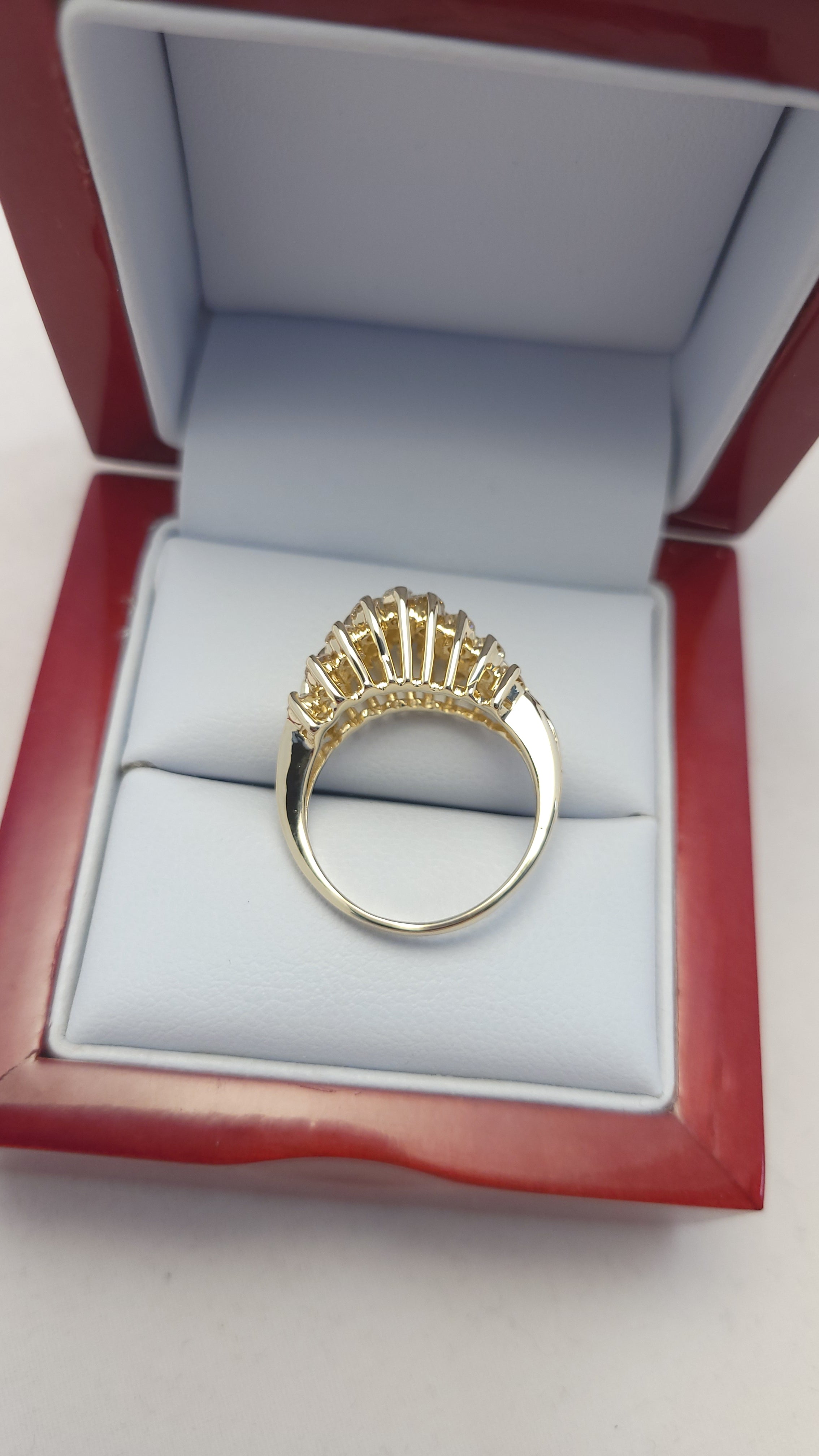 Anillo de oro amarillo de 14K con dos filas de diamantes fantasía